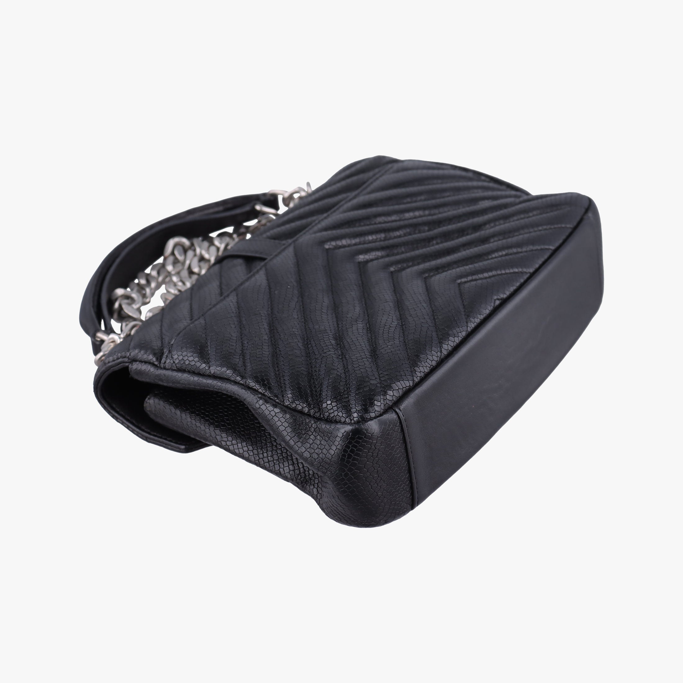 Secondhand Yves Saint Laurent COLLEGE Medium Black Chevron-quilted leather 600279 shoulderbag | stylenewstar
