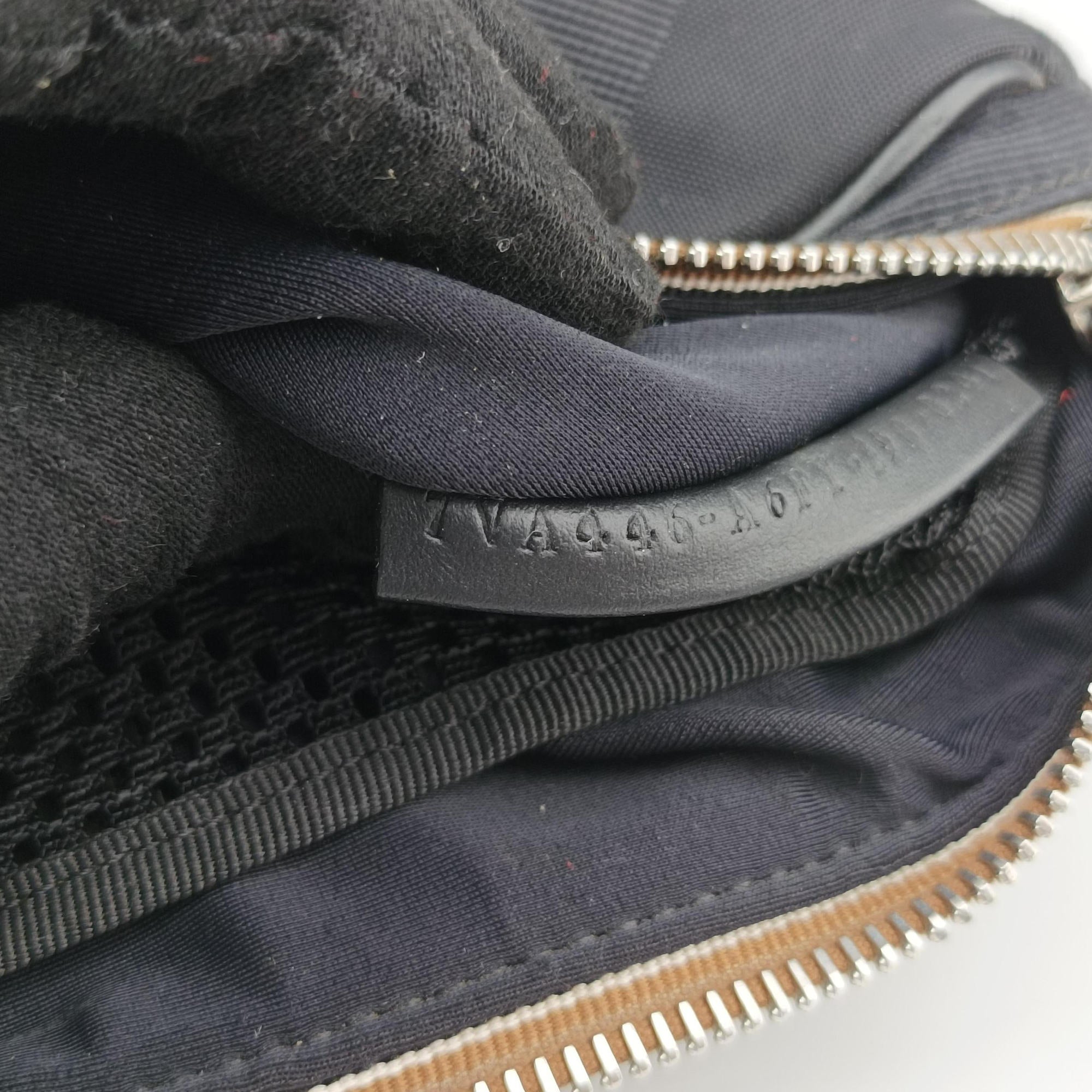 Pre-owned Fendi Pecan AMOR Logo Black canvas 7VA446 bum bag/waist bag | stylenewstar
