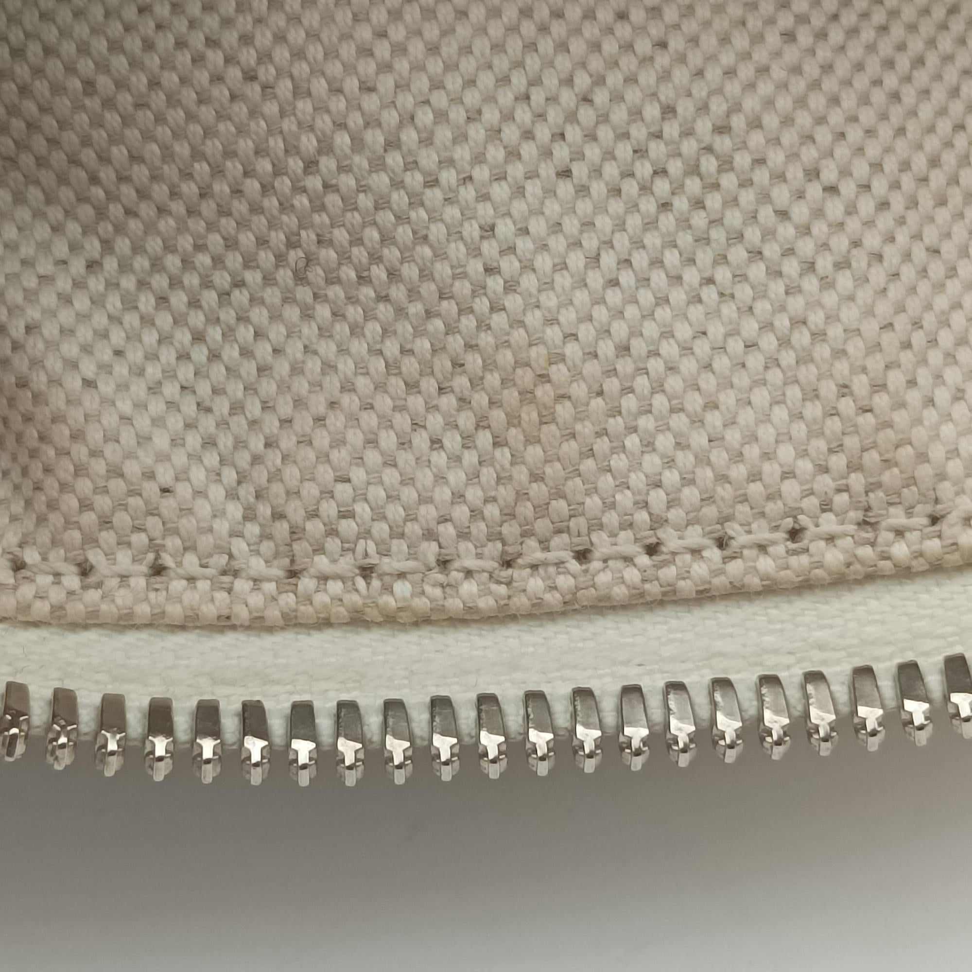 Vintage Gucci GG emboss White Leather 658582 bum bag/waist bag | stylenewstar