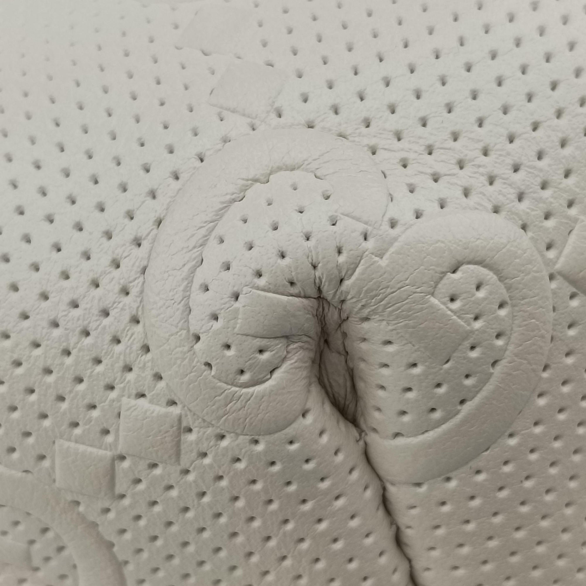 Vintage Gucci GG emboss White Leather 658582 bum bag/waist bag | stylenewstar