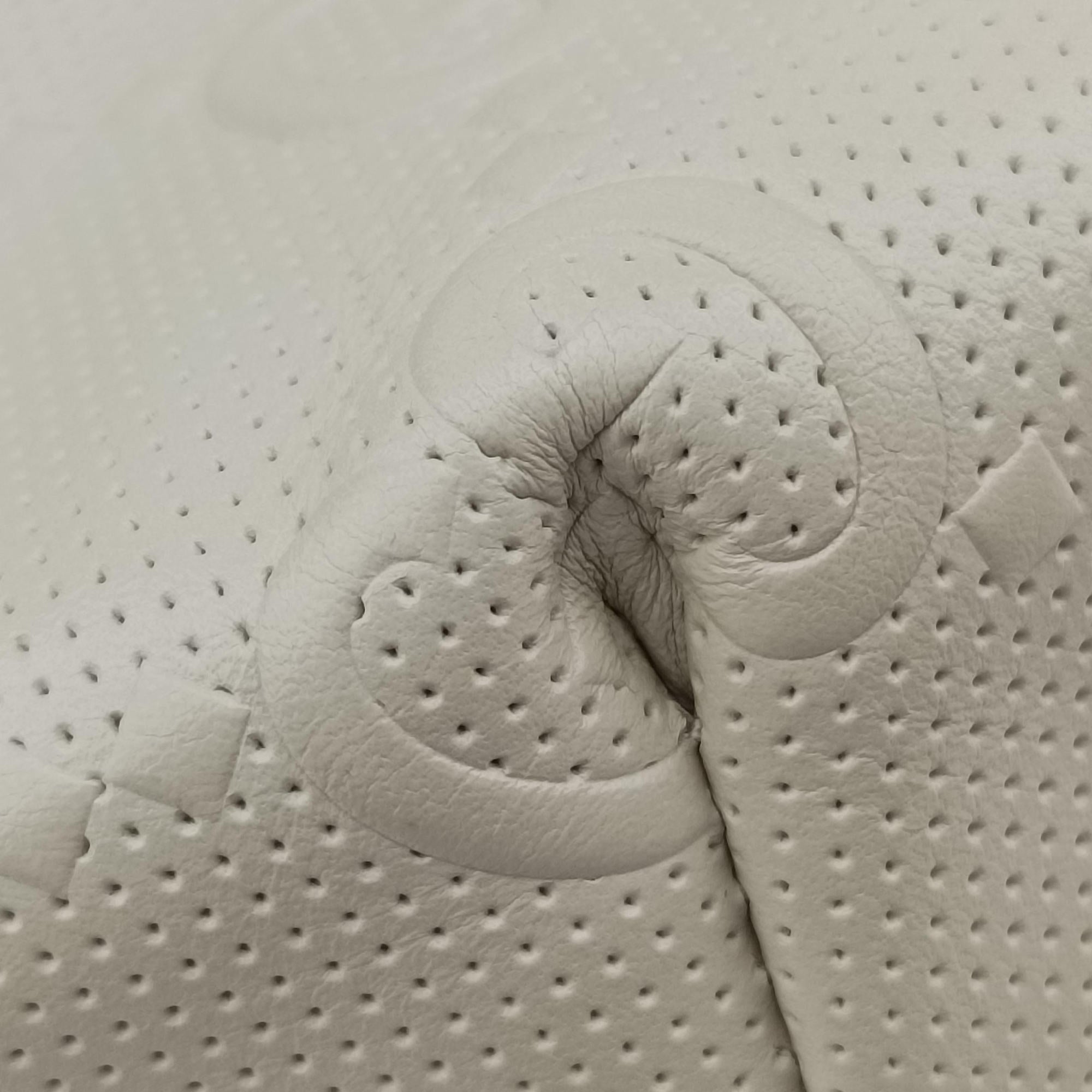 Vintage Gucci GG emboss White Leather 658582 bum bag/waist bag | stylenewstar