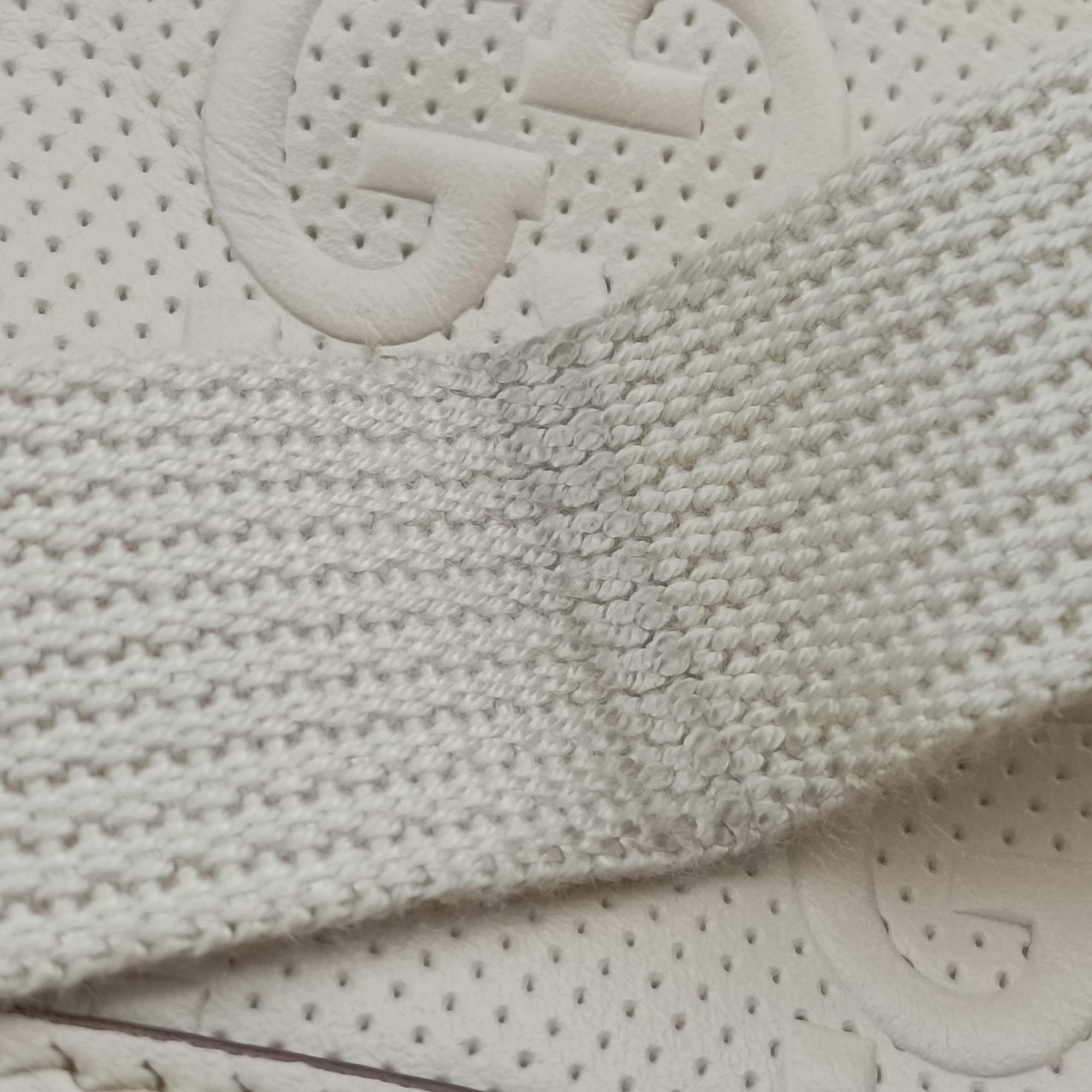 Vintage Gucci GG emboss White Leather 658582 bum bag/waist bag | stylenewstar