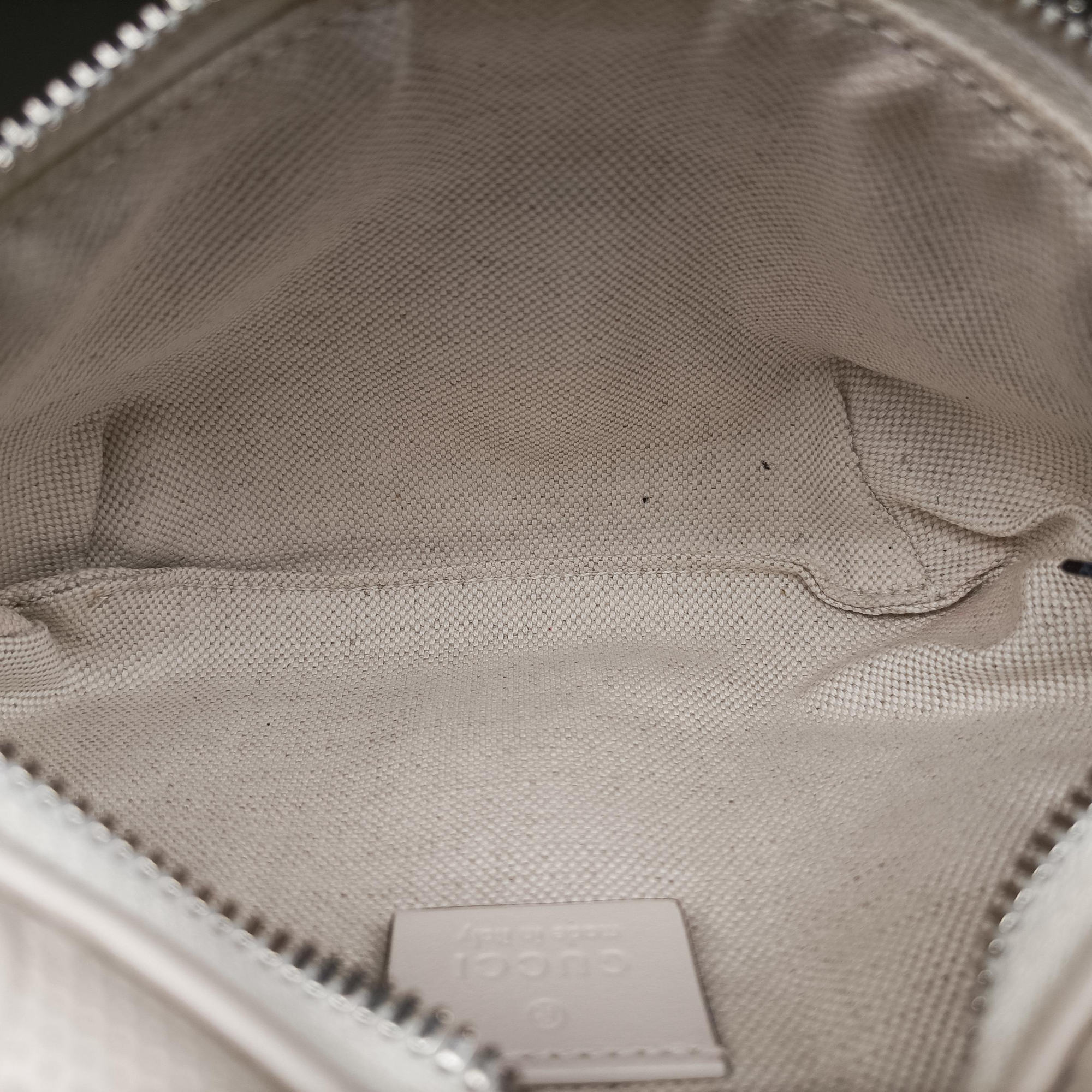 Vintage Gucci GG emboss White Leather 658582 bum bag/waist bag | stylenewstar