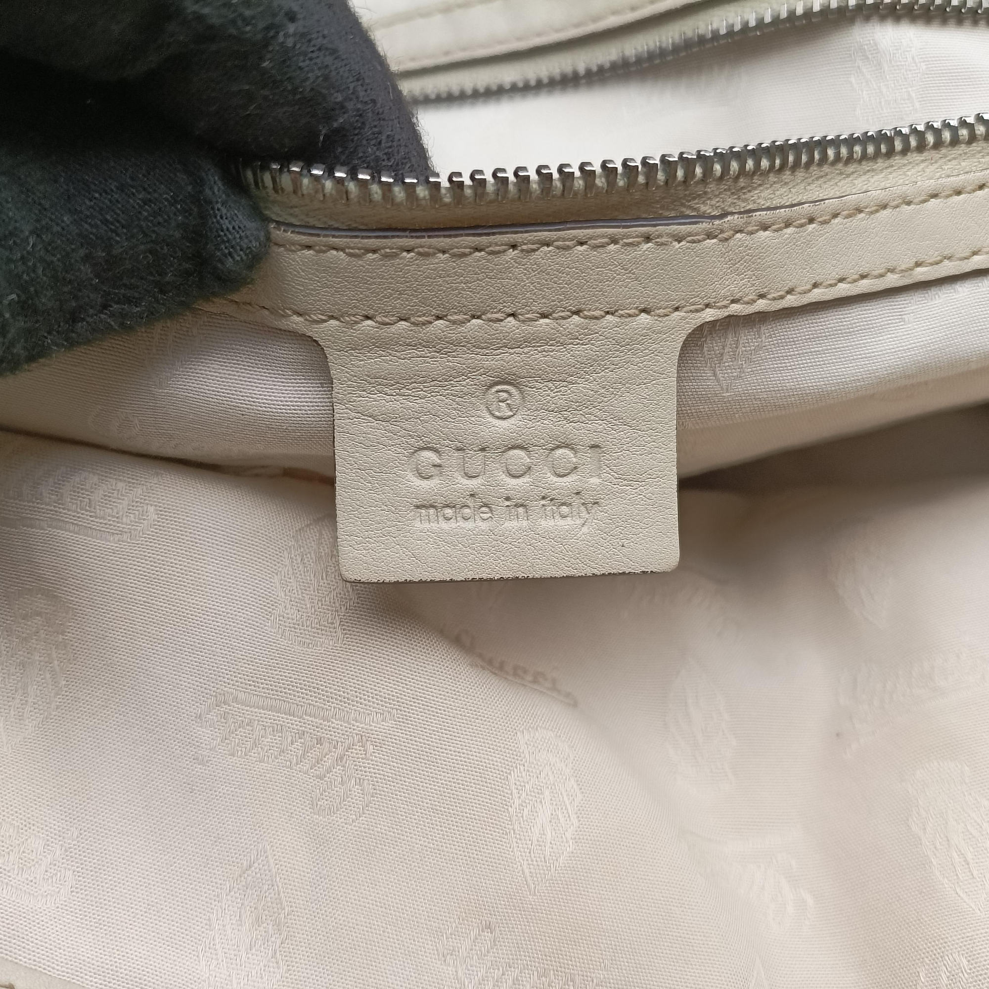Secondhand Gucci Babouska Hysteria White Leather 229852 handbag | stylenewstar