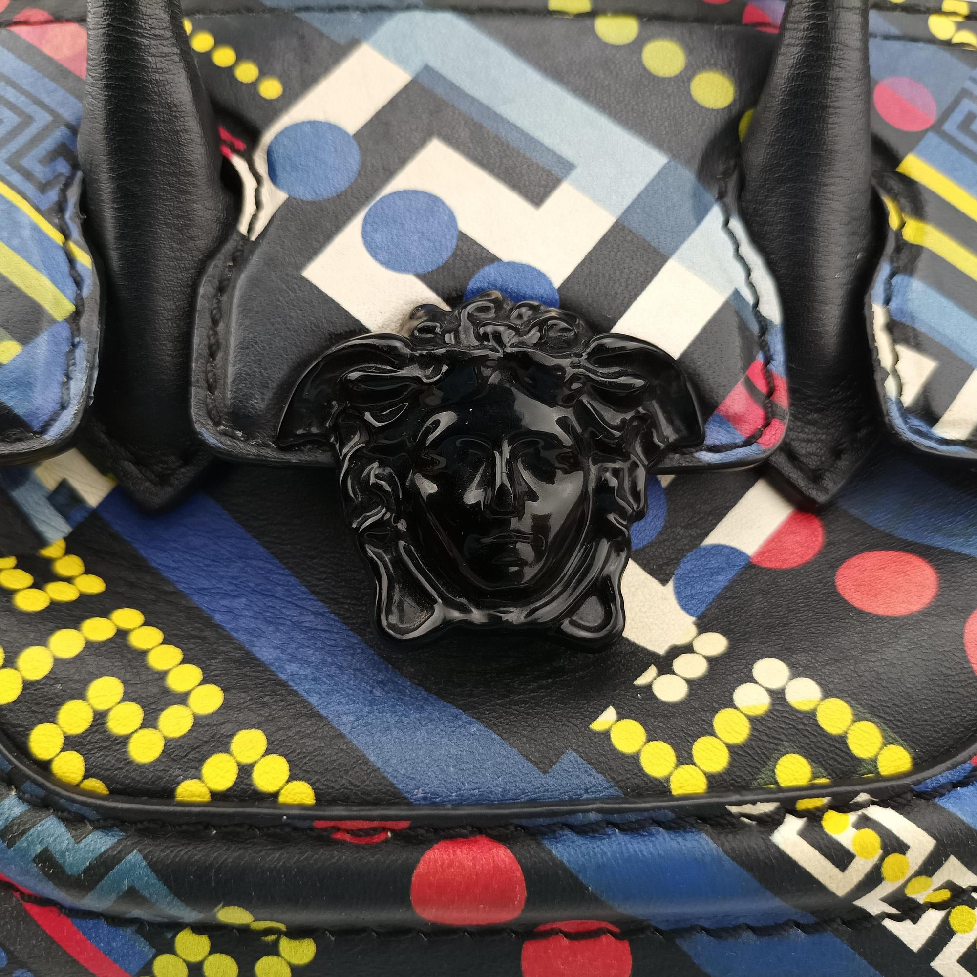 Vintage VERSACE Palazzo Empire Multicolor  Printed Calfskin Leather  shoulderbag | stylenewstar