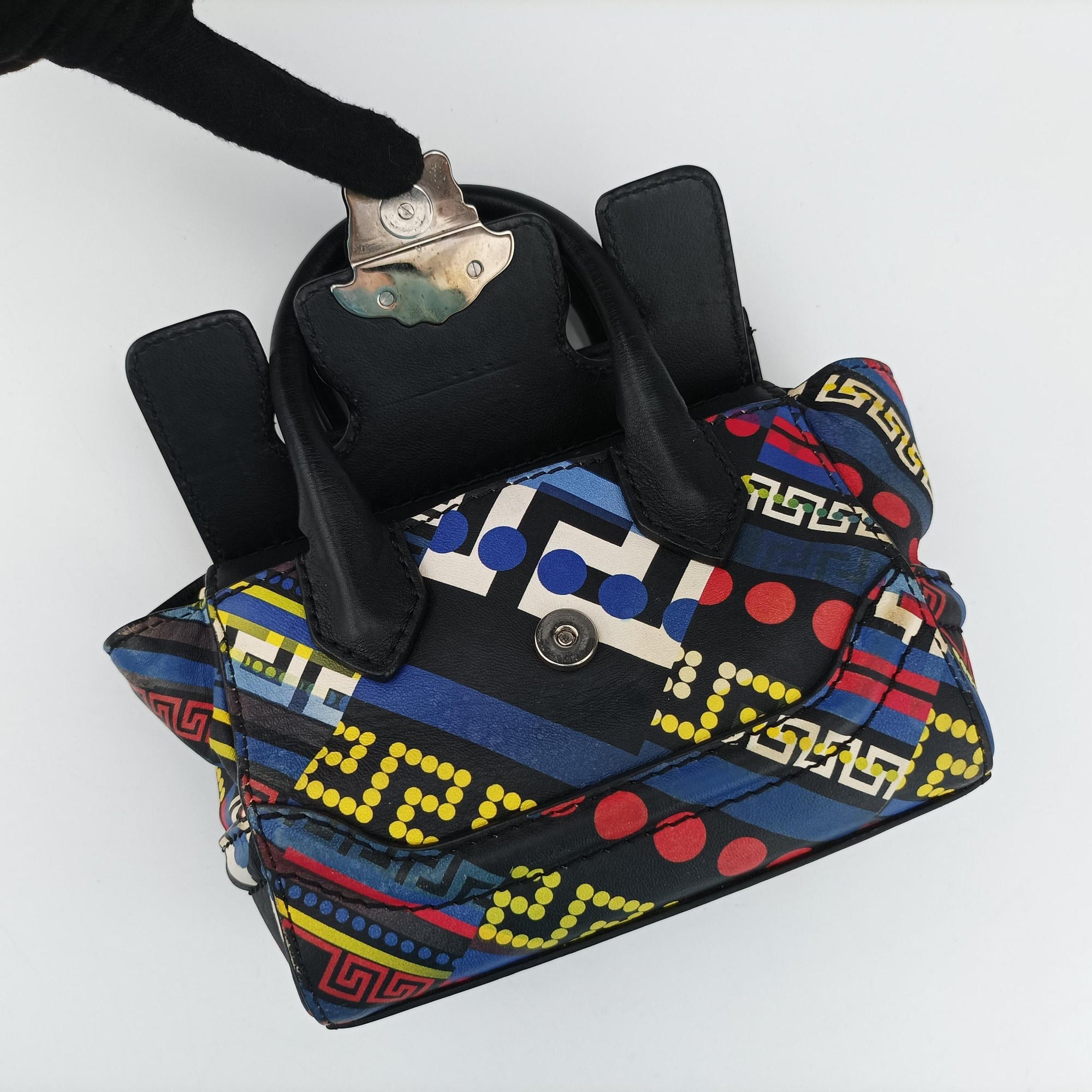 Vintage VERSACE Palazzo Empire Multicolor  Printed Calfskin Leather  shoulderbag | stylenewstar