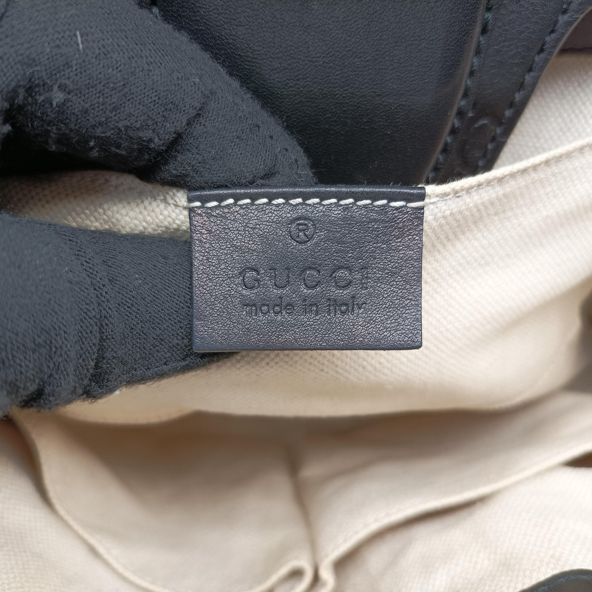 Secondhand Gucci Emily Black Leather 295402 shoulderbag | stylenewstar