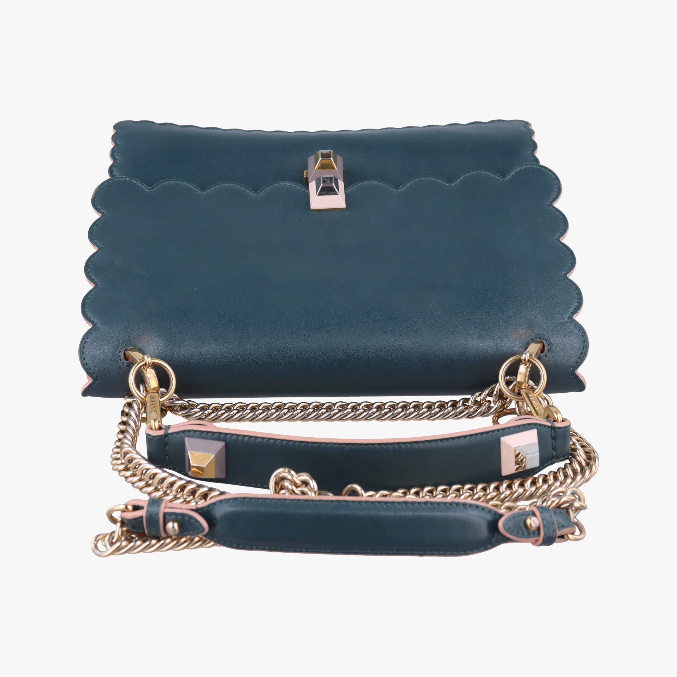 Pre-owned Fendi KAN I Green Leather 8BT283 shoulderbag | stylenewstar