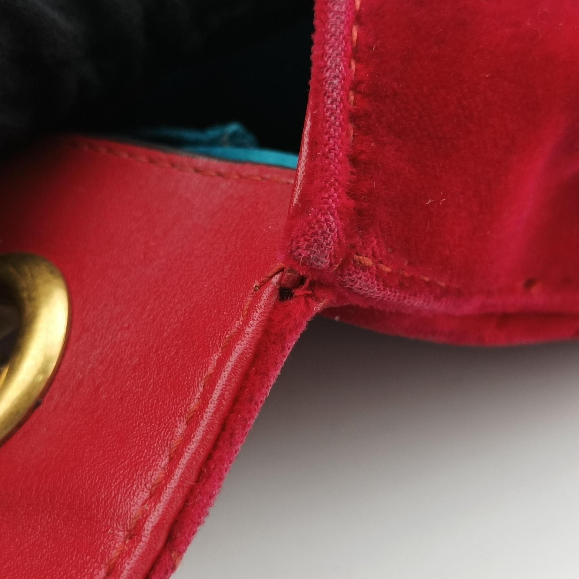 Pre-owned Gucci GG Marmont Red velour 446744 shoulderbag | stylenewstar