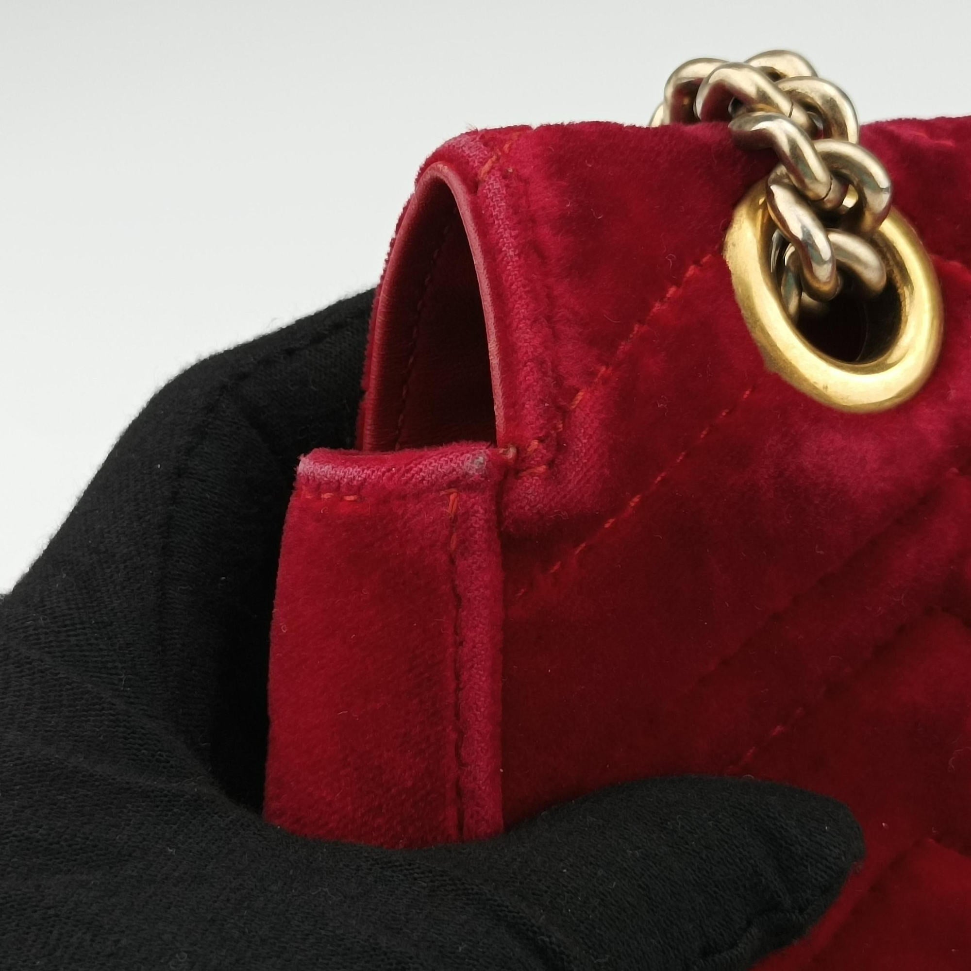 Pre-owned Gucci GG Marmont Red velour 446744 shoulderbag | stylenewstar