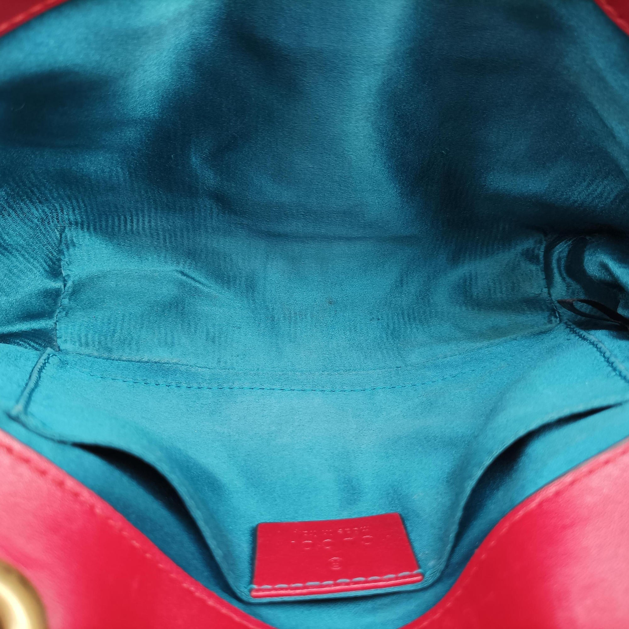 Pre-owned Gucci GG Marmont Red velour 446744 shoulderbag | stylenewstar