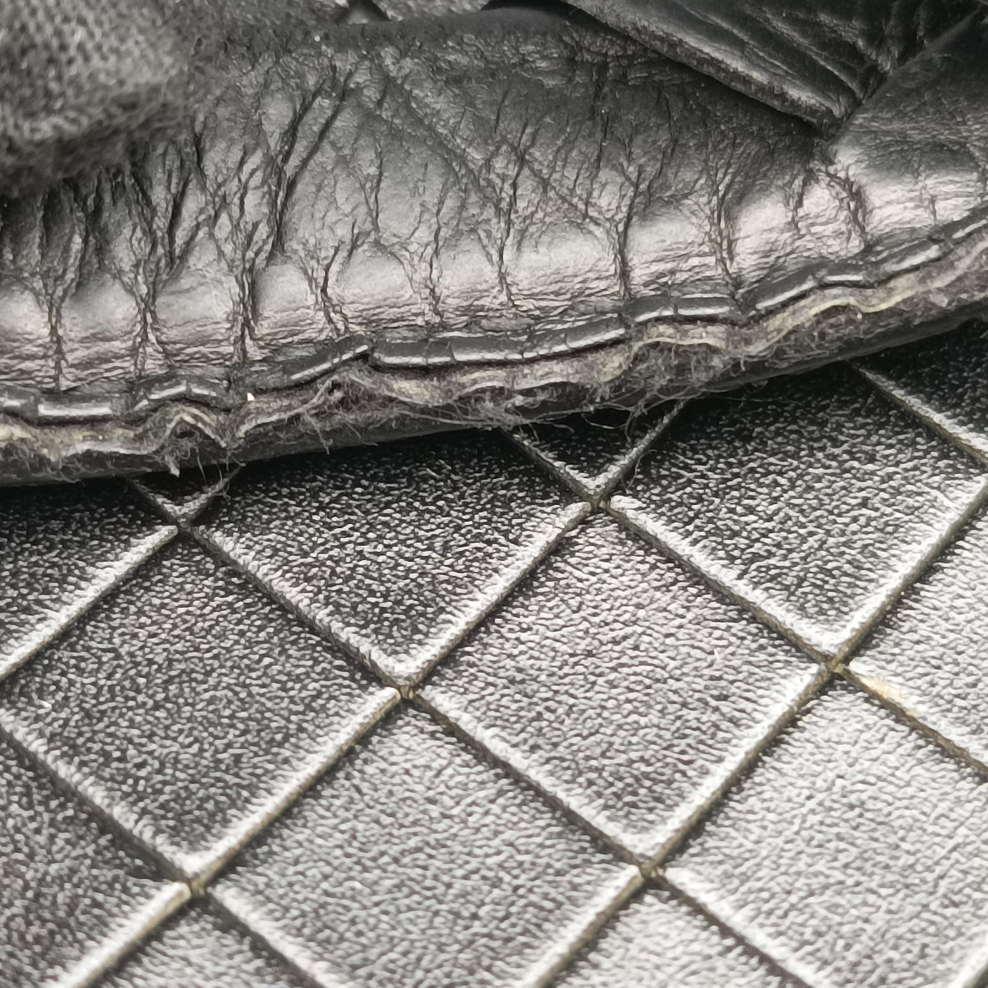 Pre-owned Bottega Veneta Intrecciato Black lambskin  shoulderbag | stylenewstar