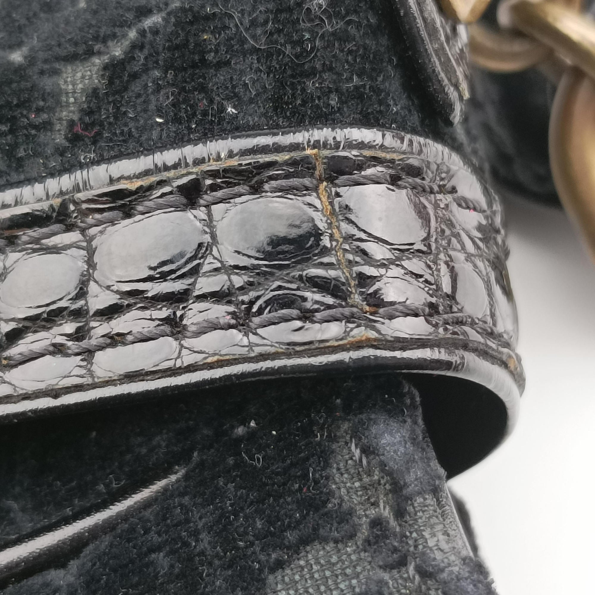 Pre-owned Louis Vuitton Irvine black Velour×Alligator M92733 shoulderbag | stylenewstar