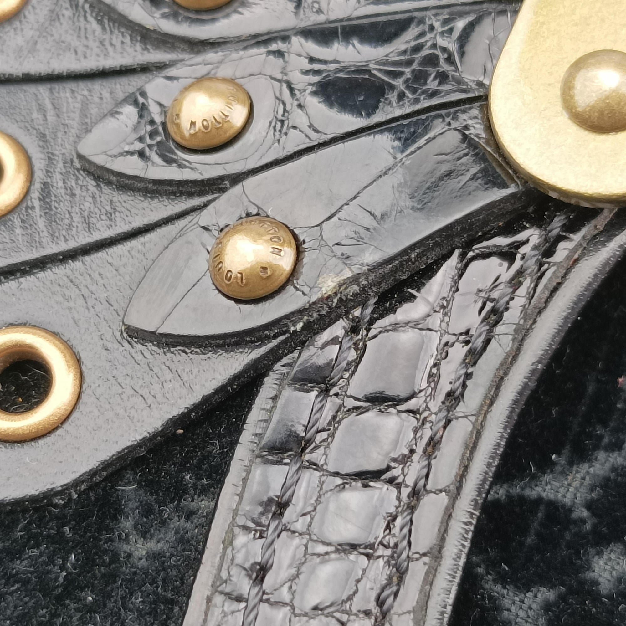 Pre-owned Louis Vuitton Irvine black Velour×Alligator M92733 shoulderbag | stylenewstar