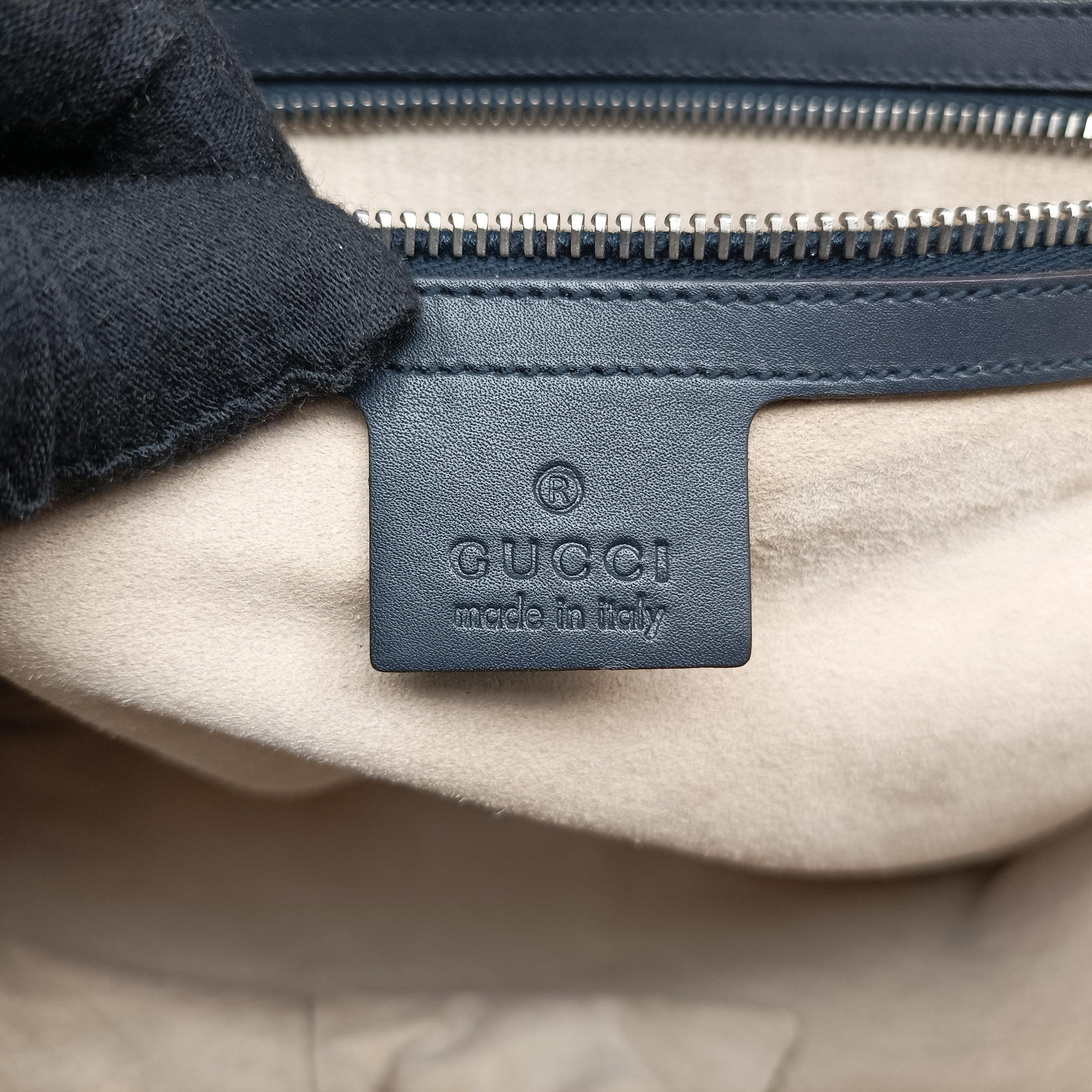 Pre-owned Gucci Messenger Black Leather  shoulderbag | stylenewstar