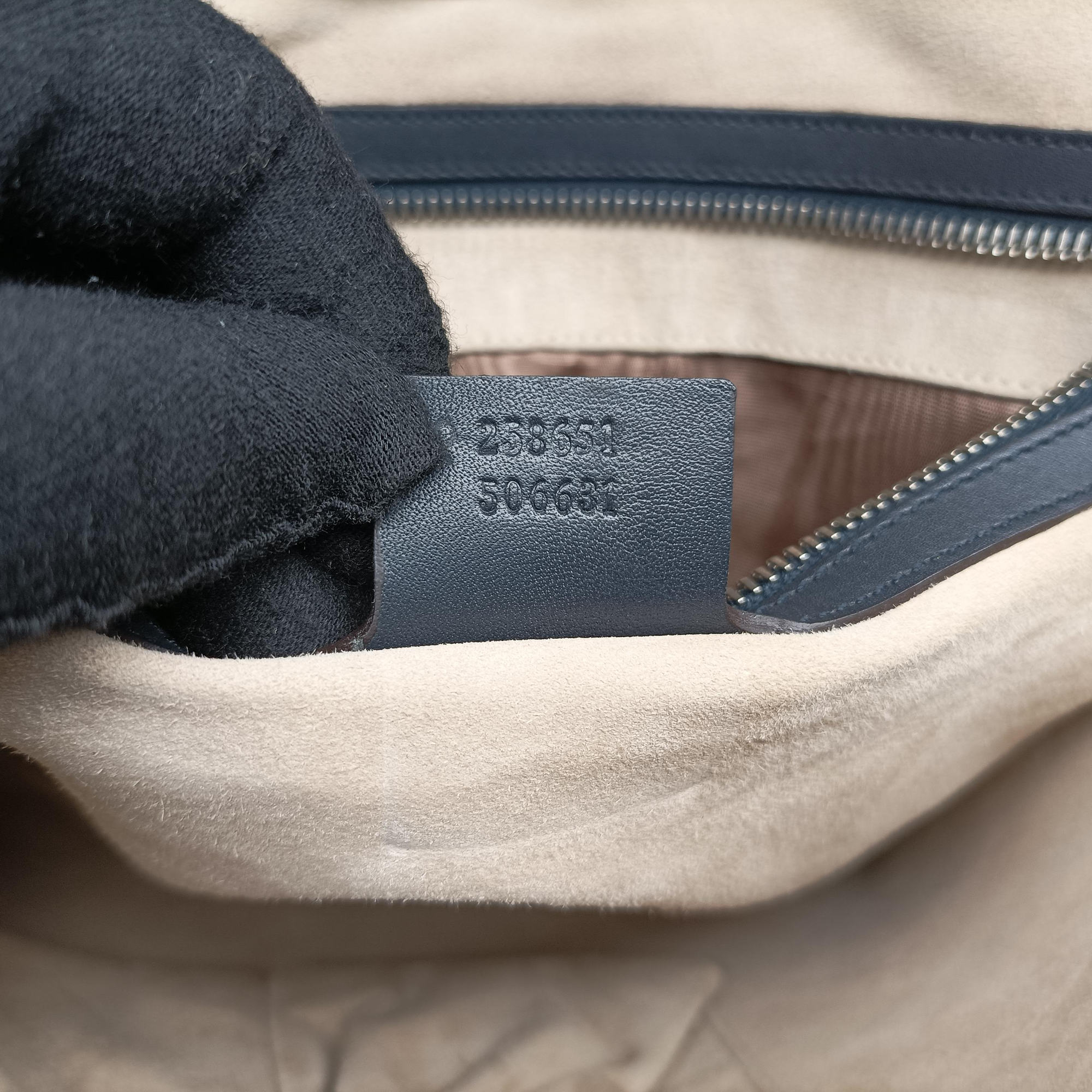 Pre-owned Gucci Messenger Black Leather  shoulderbag | stylenewstar