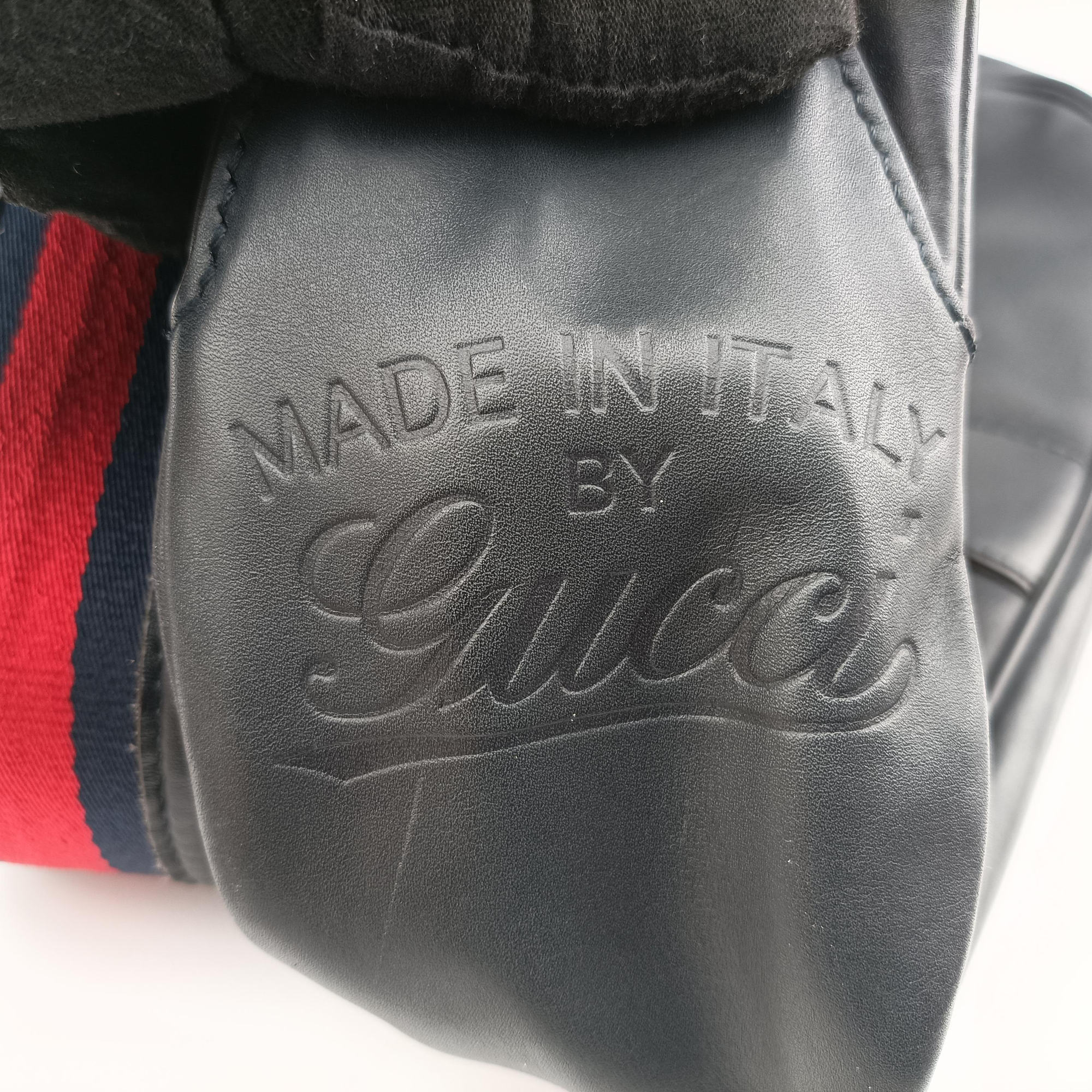 Pre-owned Gucci Messenger Black Leather  shoulderbag | stylenewstar