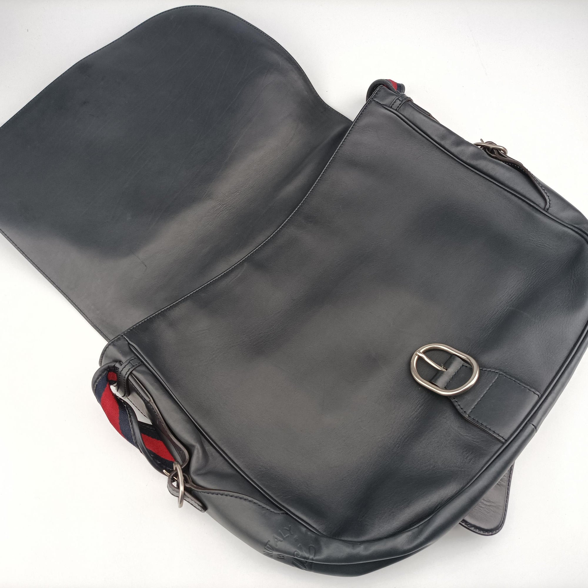Pre-owned Gucci Messenger Black Leather  shoulderbag | stylenewstar