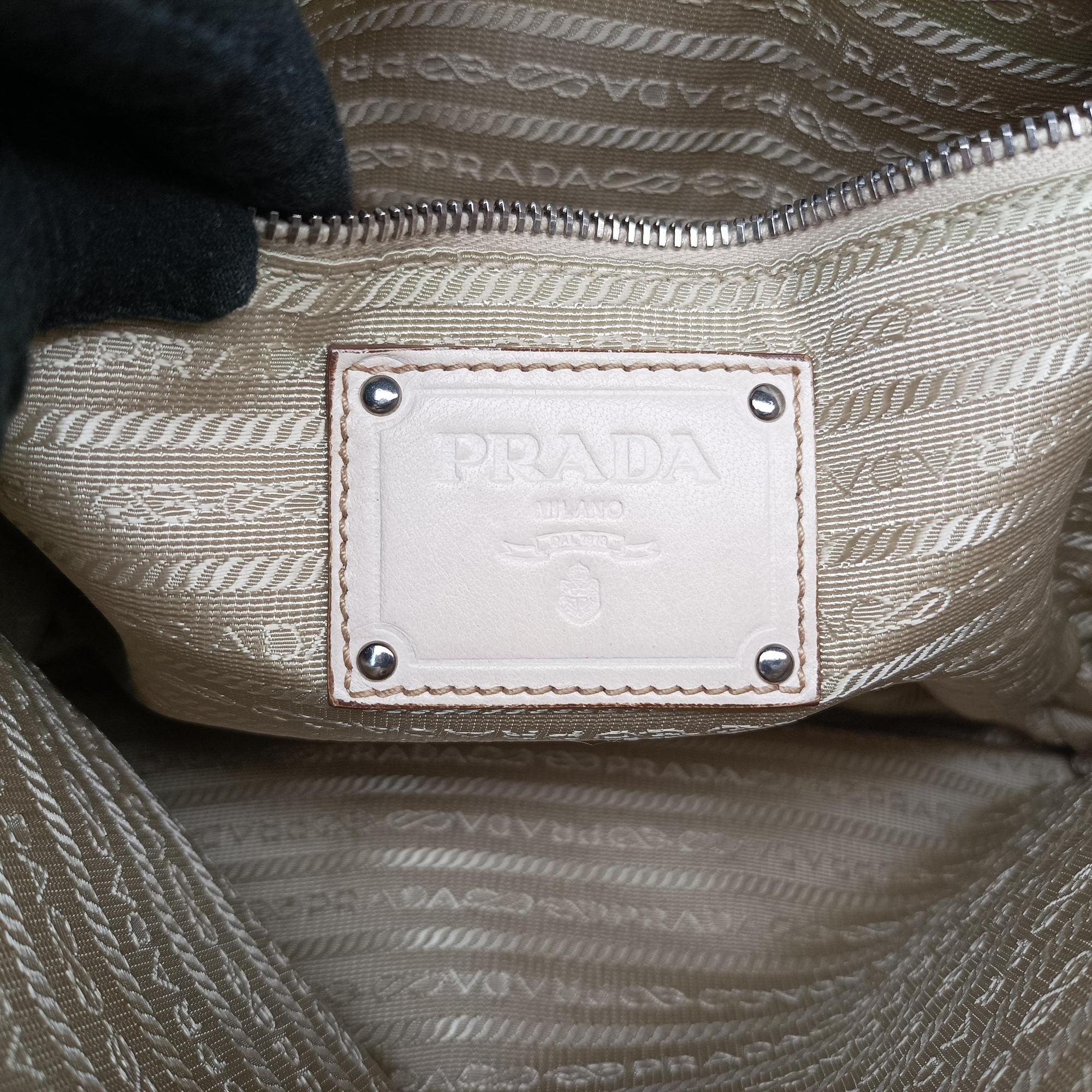 Pre-owned Prada fringe Beige Leather BN1509 shoulderbag | stylenewstar