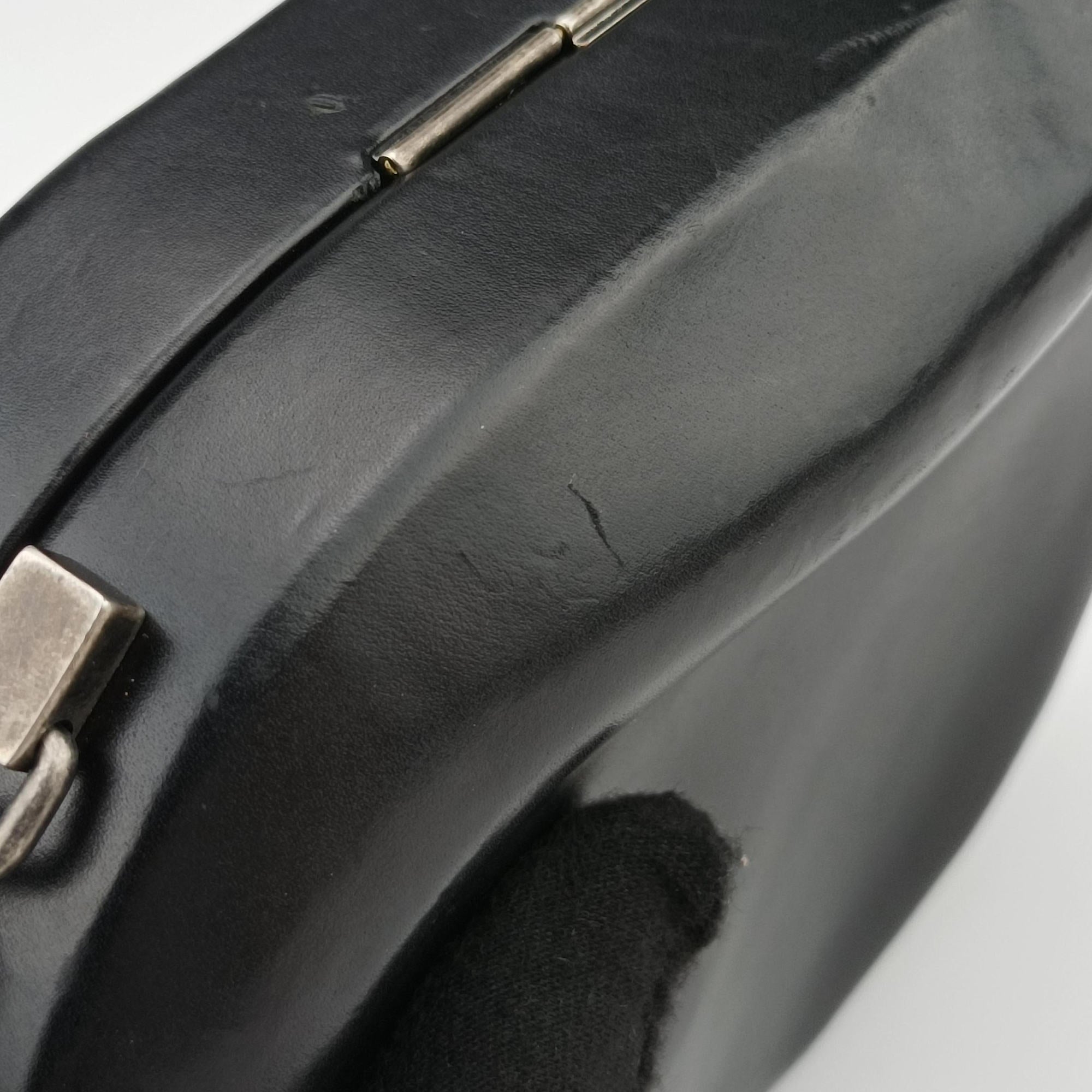 Pre-owned Yves Saint Laurent Love box heart Black Leather 564323 shoulderbag | stylenewstar