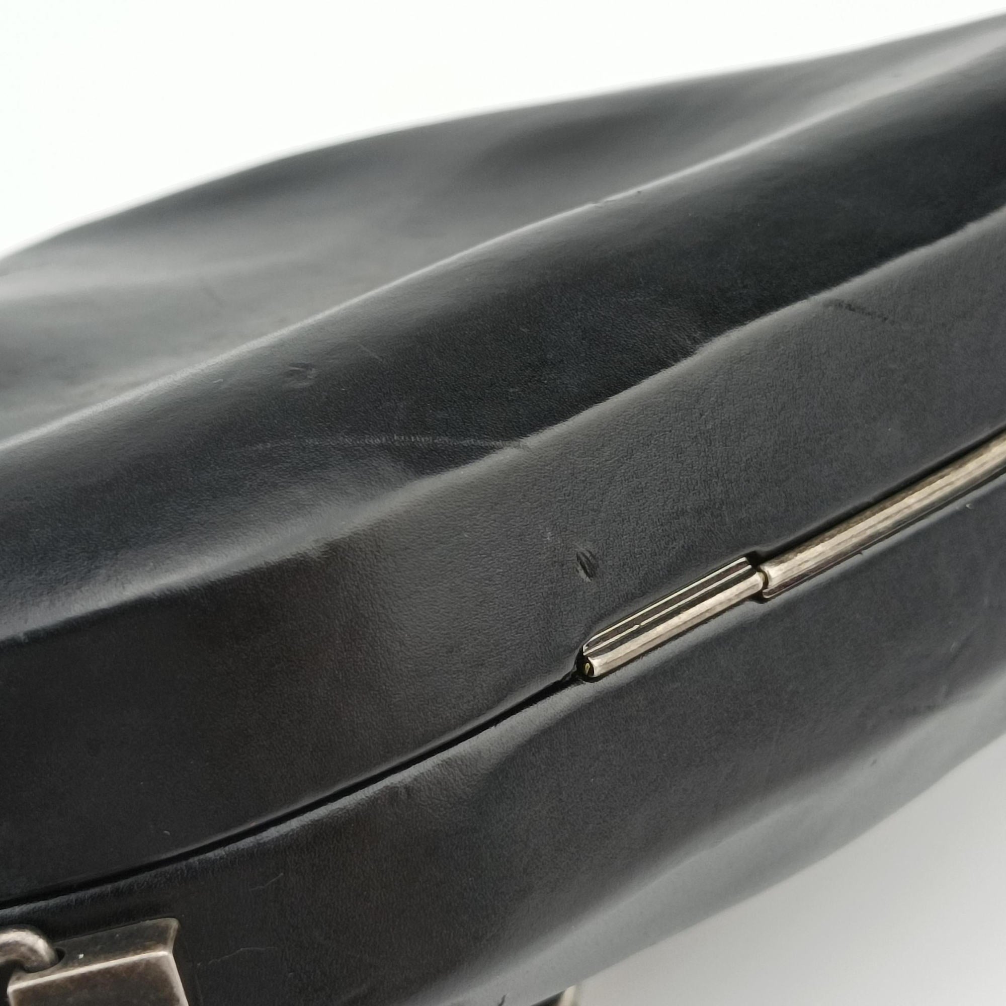 Pre-owned Yves Saint Laurent Love box heart Black Leather 564323 shoulderbag | stylenewstar