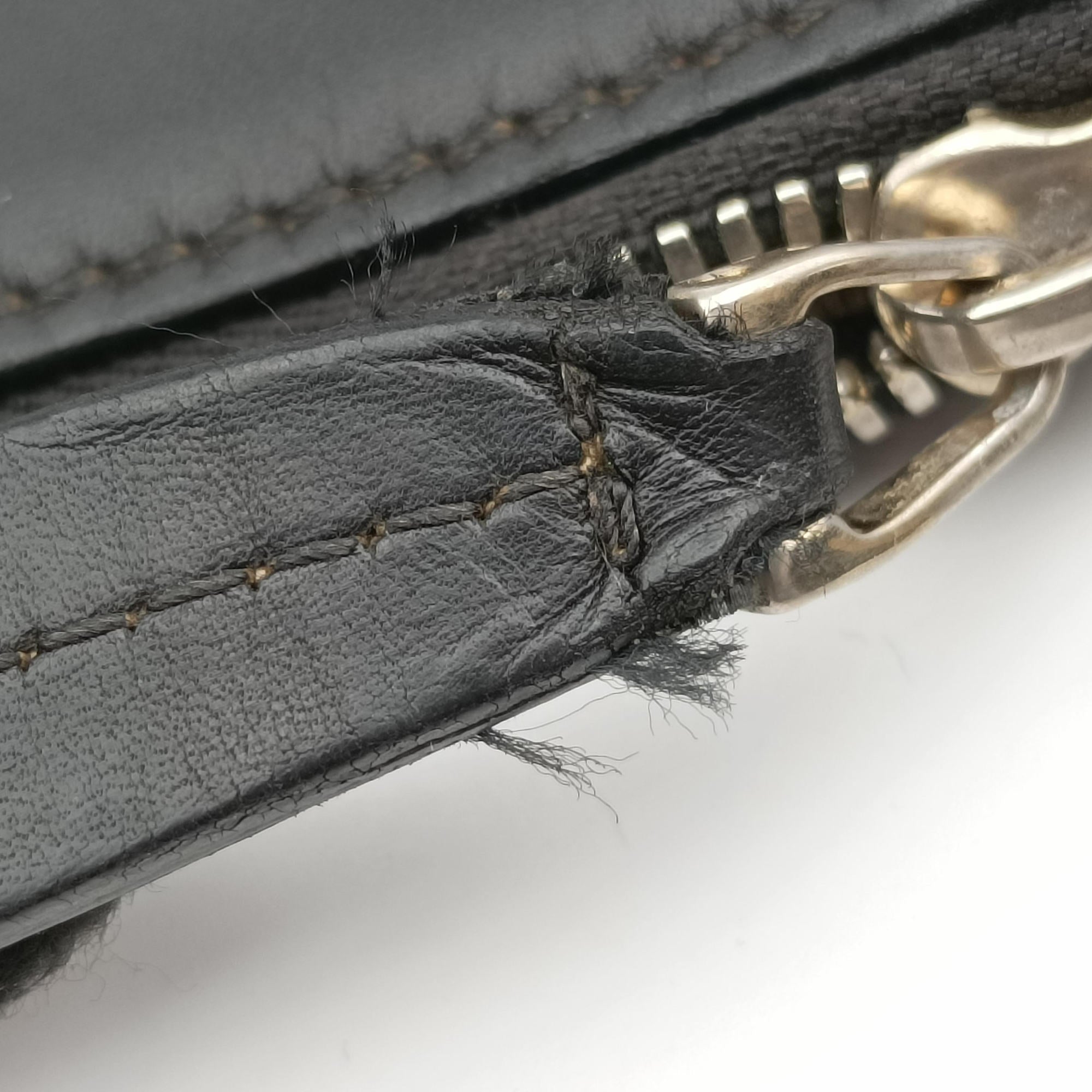 Pre-owned Gucci Crest Ivory × Black Leather×Canvas 141446 shoulderbag | stylenewstar