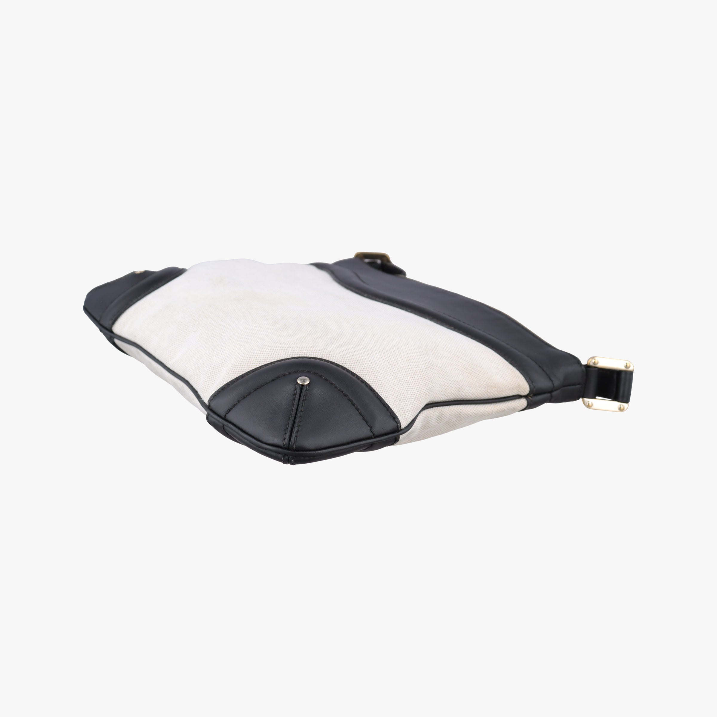 Pre-owned Gucci Crest Ivory × Black Leather×Canvas 141446 shoulderbag | stylenewstar