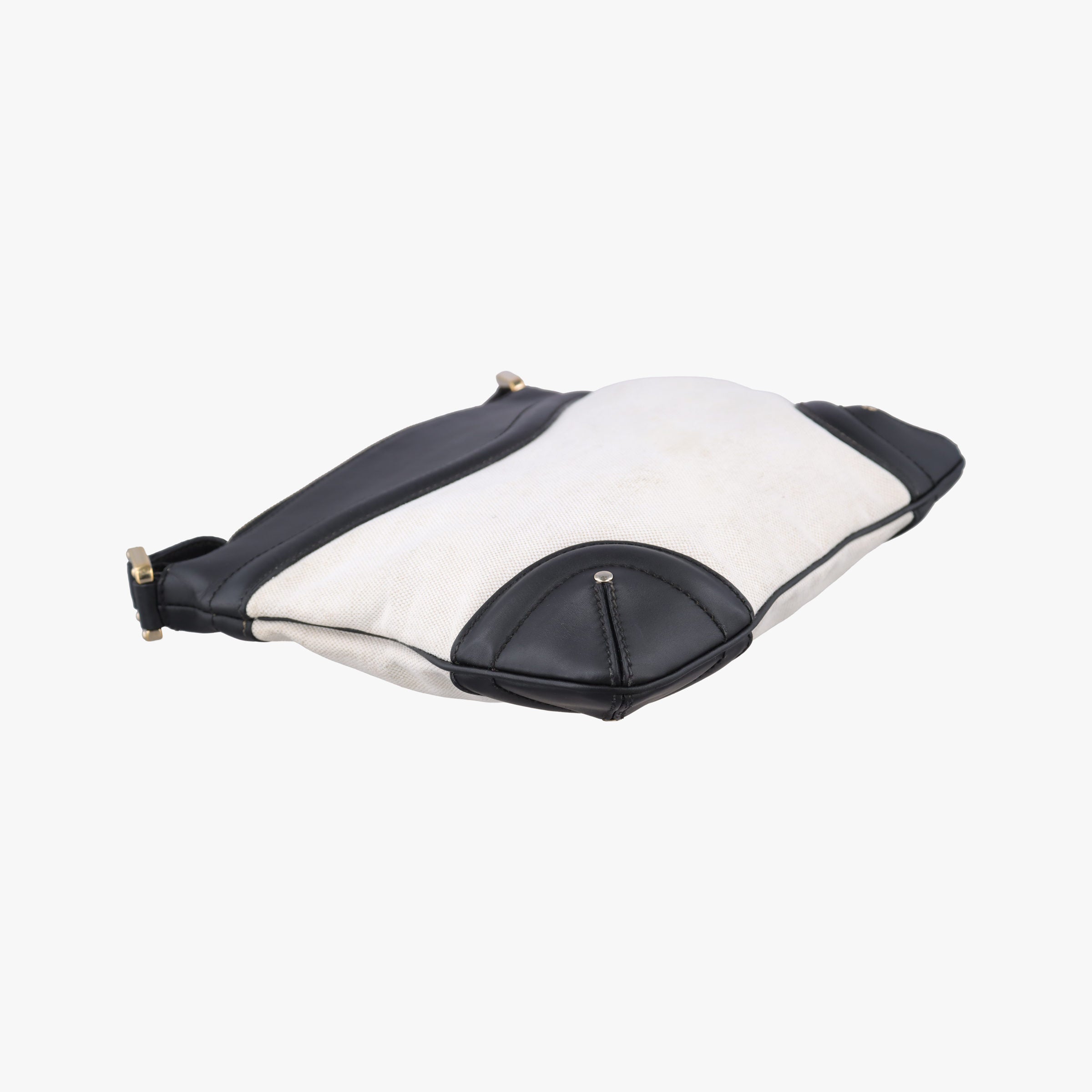 Pre-owned Gucci Crest Ivory × Black Leather×Canvas 141446 shoulderbag | stylenewstar