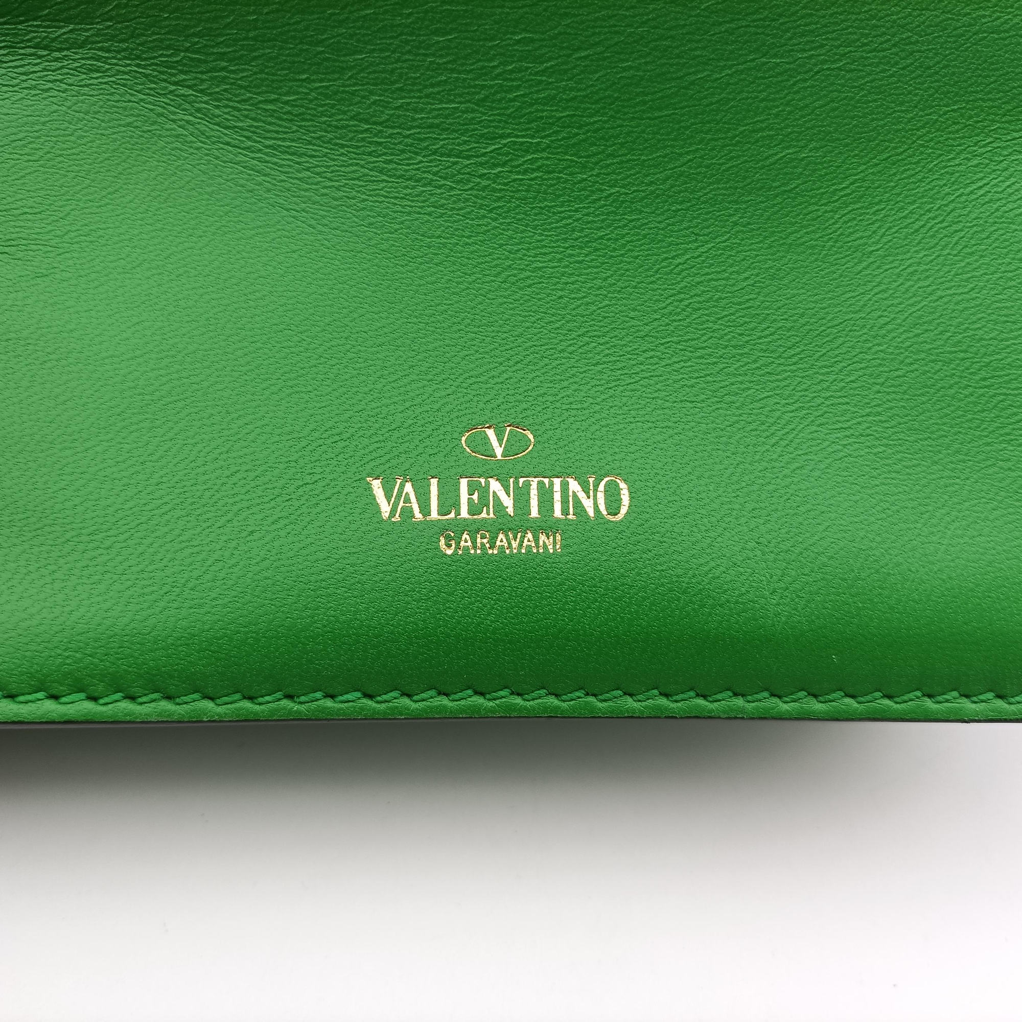 Pre-owned Valentino Rockstud Va Va Voom Green Leather  shoulderbag | stylenewstar