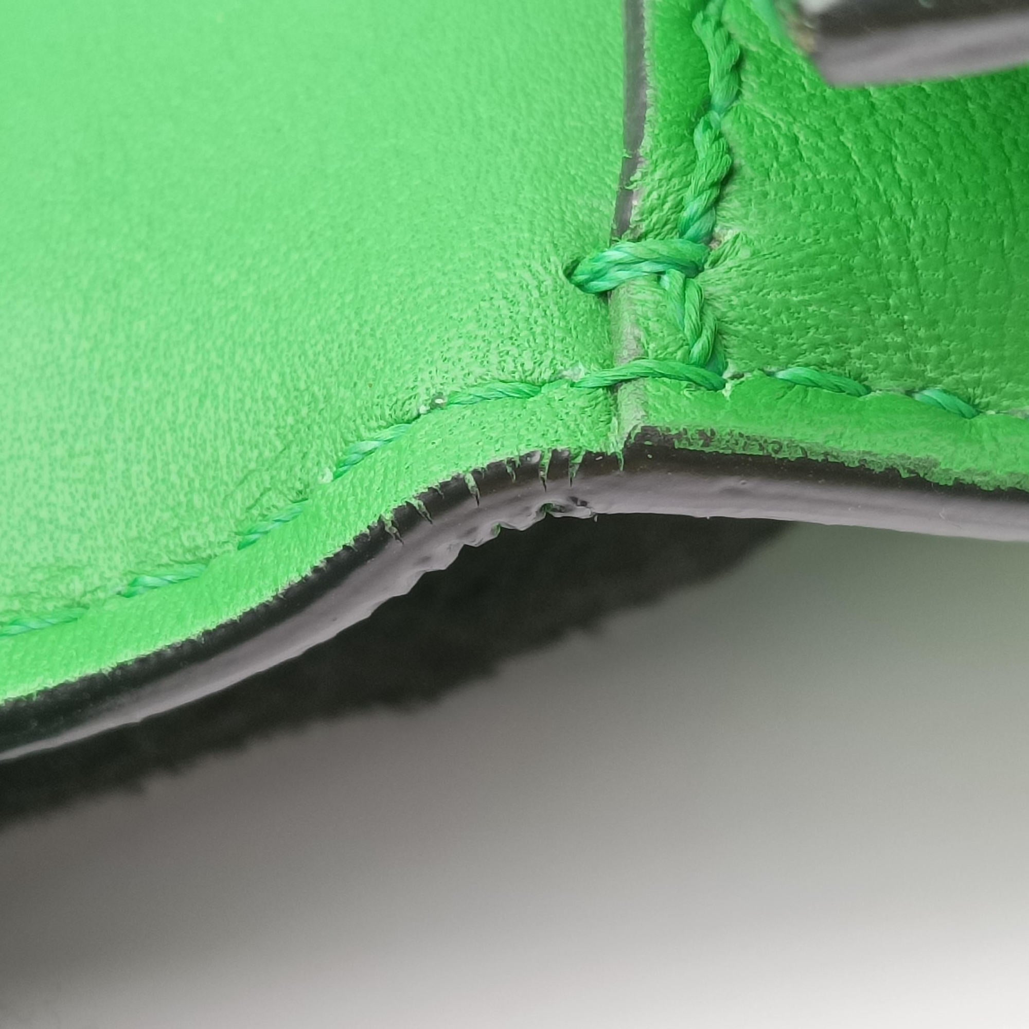 Pre-owned Valentino Rockstud Va Va Voom Green Leather  shoulderbag | stylenewstar