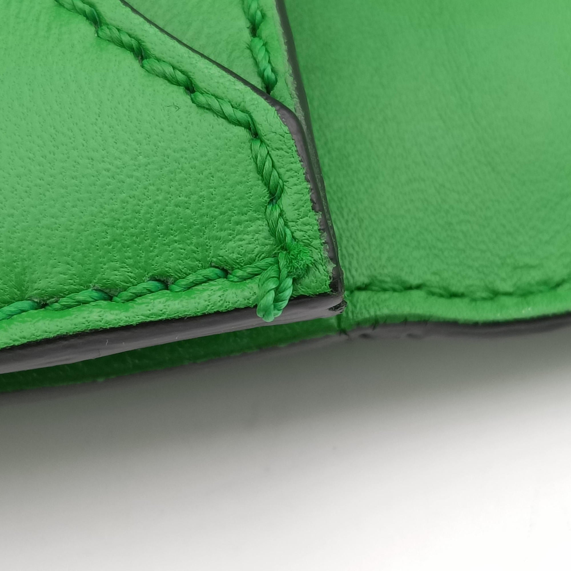 Pre-owned Valentino Rockstud Va Va Voom Green Leather  shoulderbag | stylenewstar