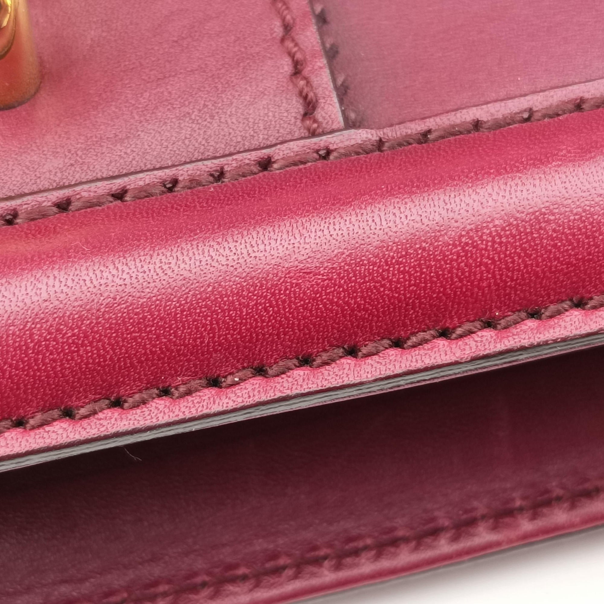 Pre-owned Gucci horse bit Red Leather 296900 handbag | stylenewstar