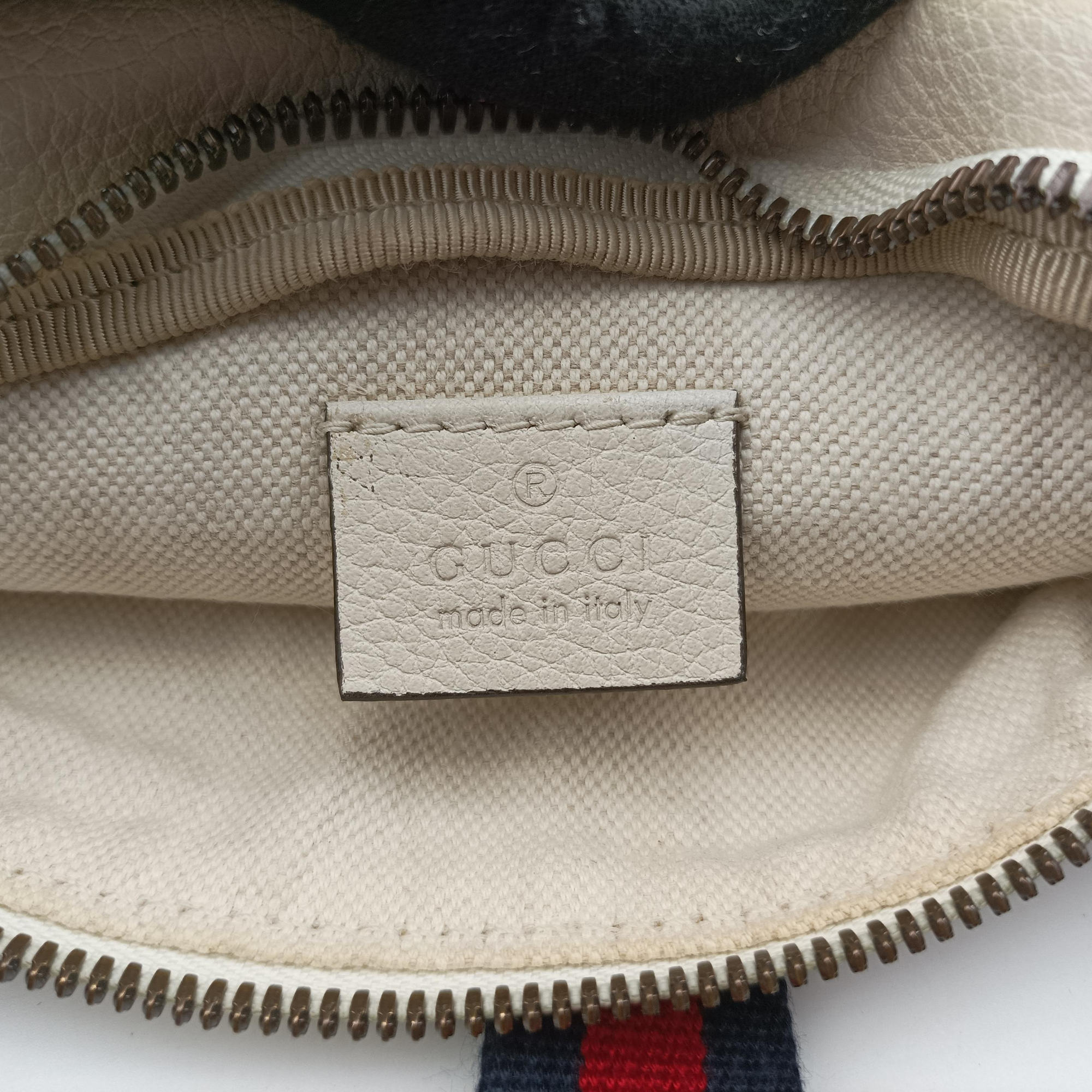 Pre-owned Gucci Gucci Print White Leather 527792 bum bag/waist bag | stylenewstar