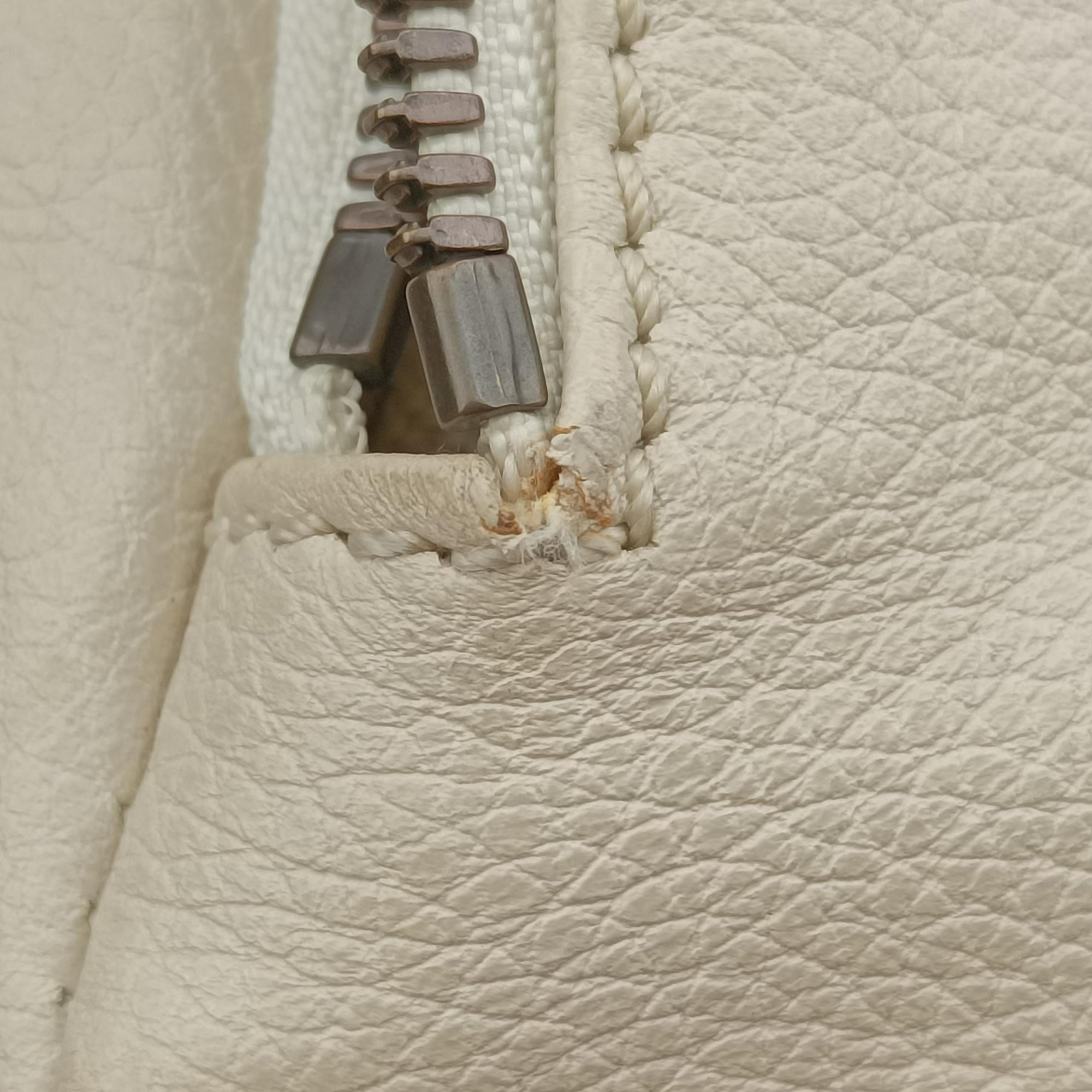 Pre-owned Gucci Gucci Print White Leather 527792 bum bag/waist bag | stylenewstar