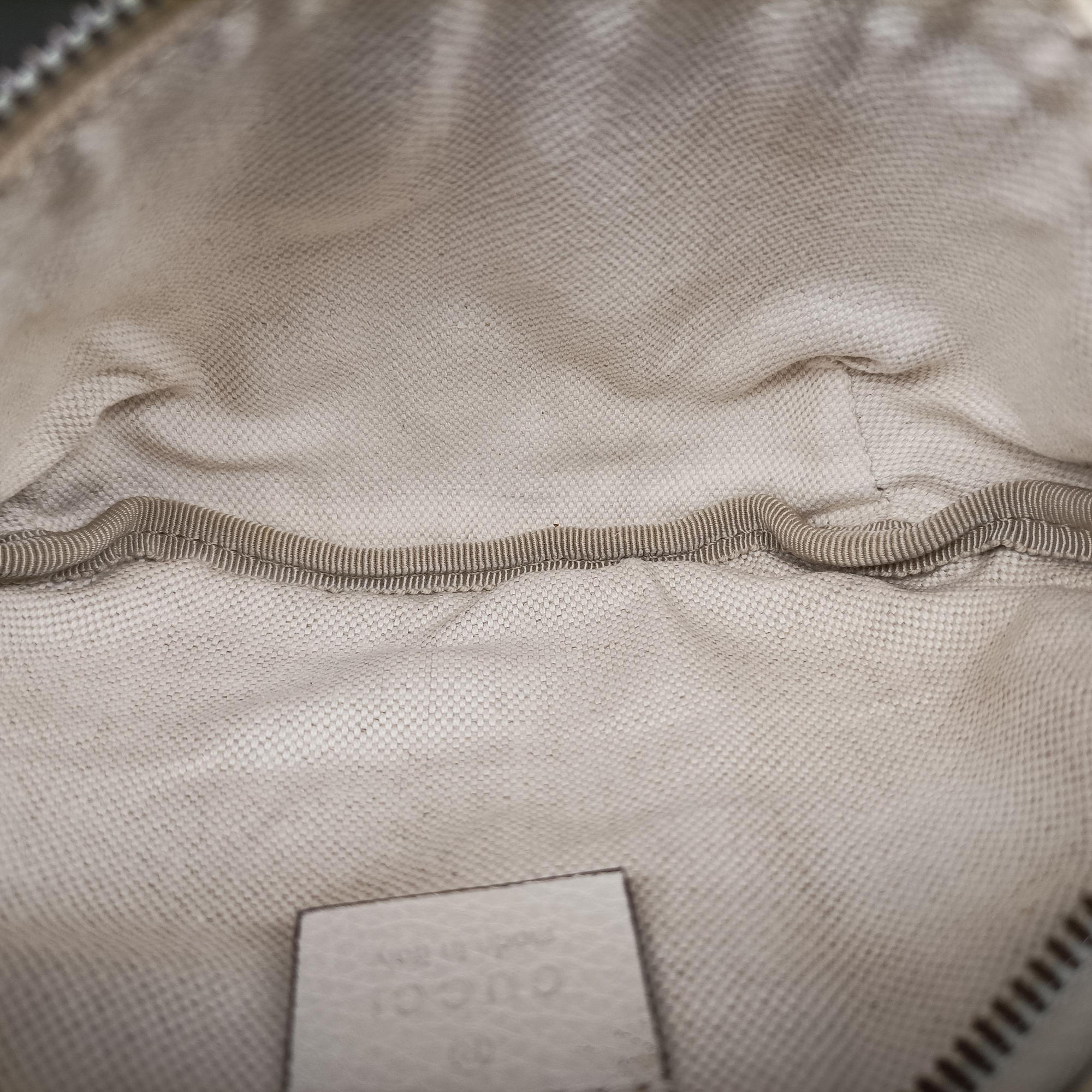Pre-owned Gucci Gucci Print White Leather 527792 bum bag/waist bag | stylenewstar