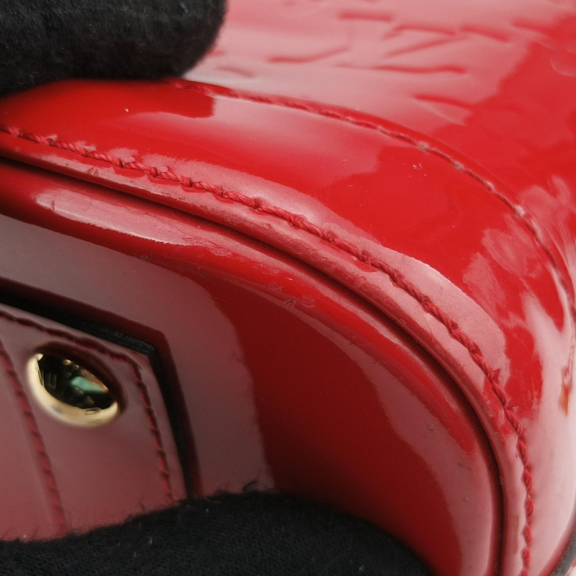 Vintage Louis Vuitton Alma BB CERISE Vernis M90174 shoulderbag | stylenewstar