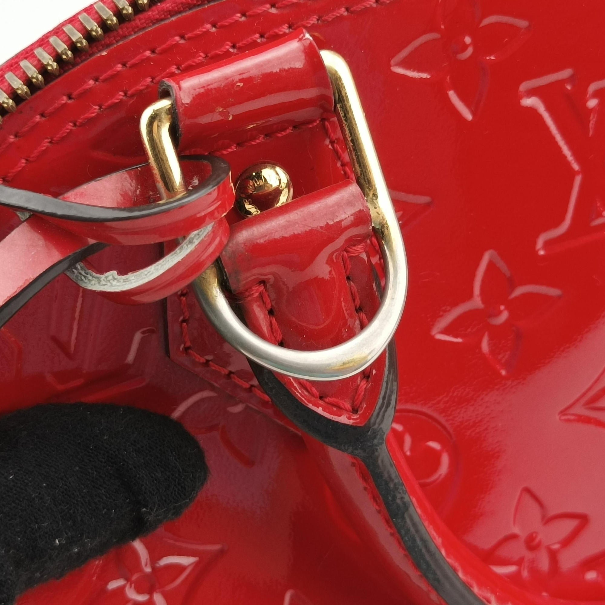 Vintage Louis Vuitton Alma BB CERISE Vernis M90174 shoulderbag | stylenewstar