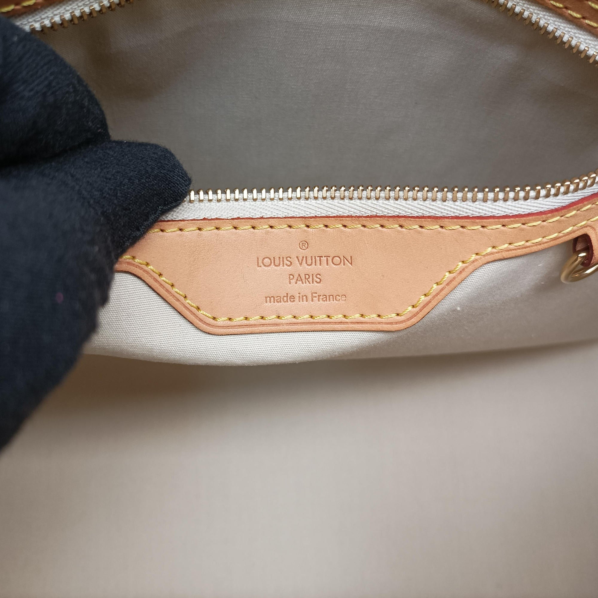 Pre-owned Louis Vuitton Brea MM Dunne Vernis M90180 handbag | stylenewstar