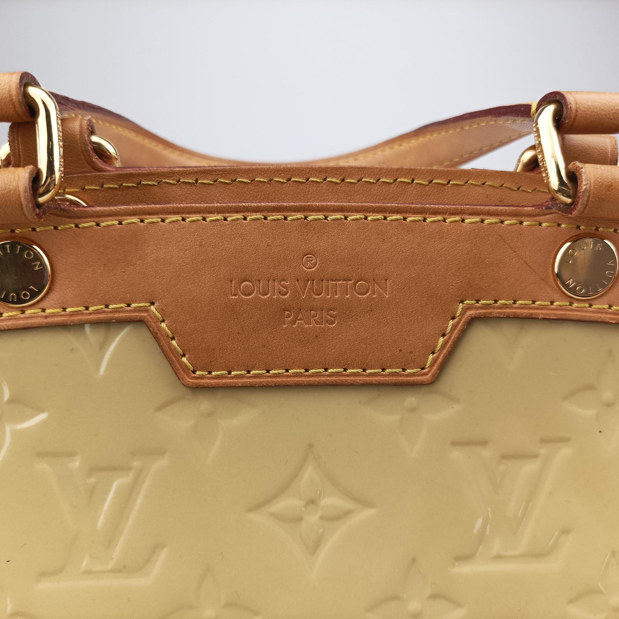 Pre-owned Louis Vuitton Brea MM Dunne Vernis M90180 handbag | stylenewstar