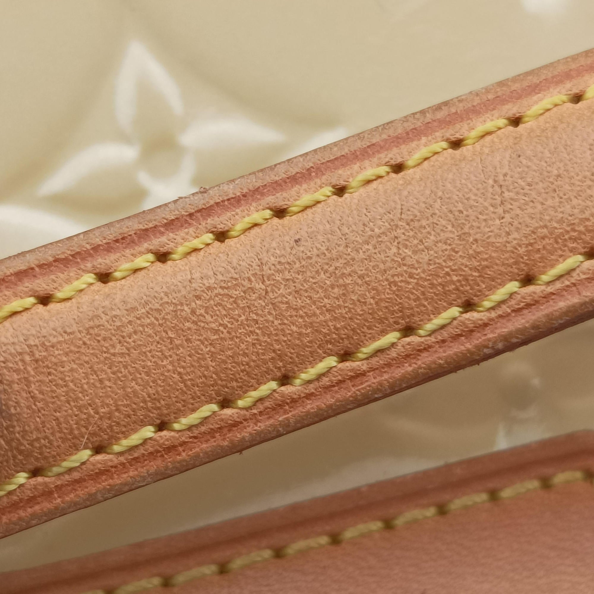 Pre-owned Louis Vuitton Brea MM Dunne Vernis M90180 handbag | stylenewstar