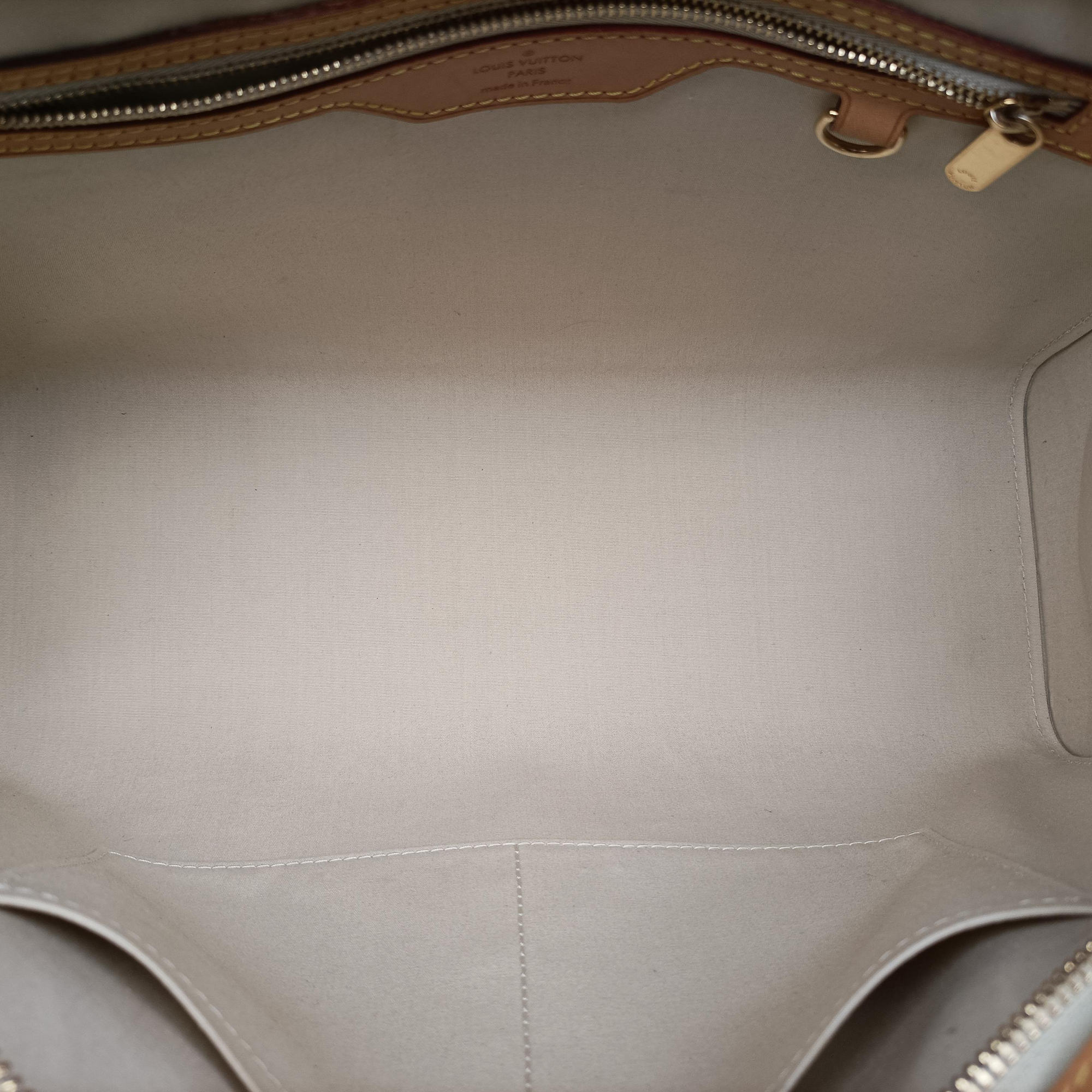 Pre-owned Louis Vuitton Brea MM Dunne Vernis M90180 handbag | stylenewstar