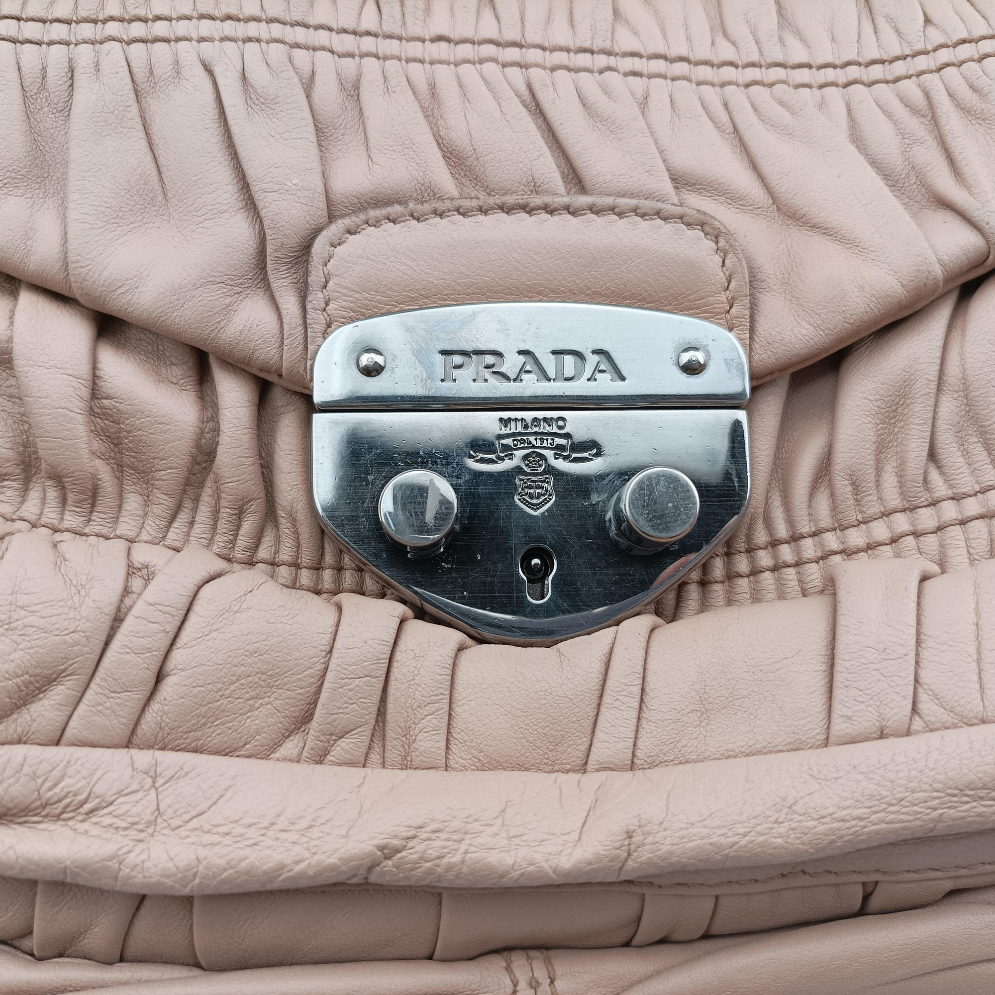 Pre-owned Prada Gaufre Logo Flap Pink Nappa Leather BT0939 shoulderbag | stylenewstar