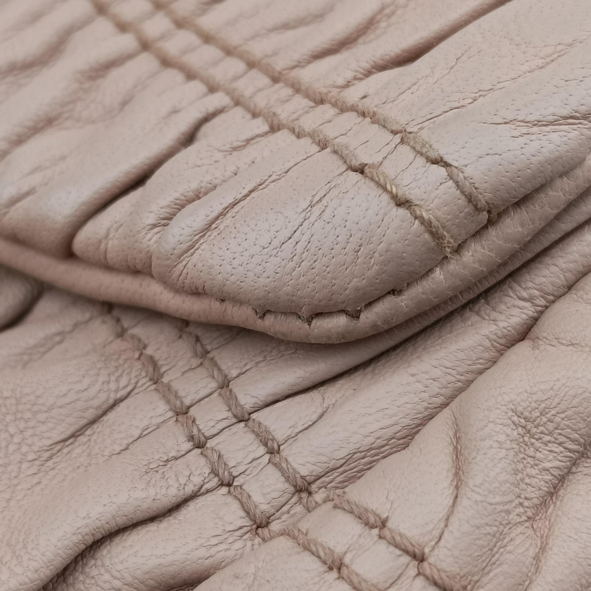 Pre-owned Prada Gaufre Logo Flap Pink Nappa Leather BT0939 shoulderbag | stylenewstar