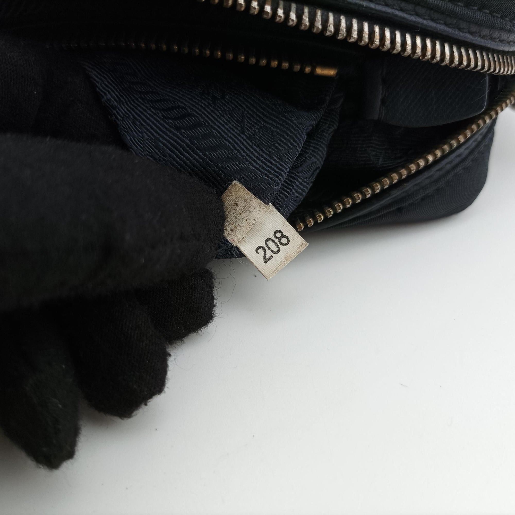 Secondhand Prada Camera bag Black nylon  shoulderbag | stylenewstar