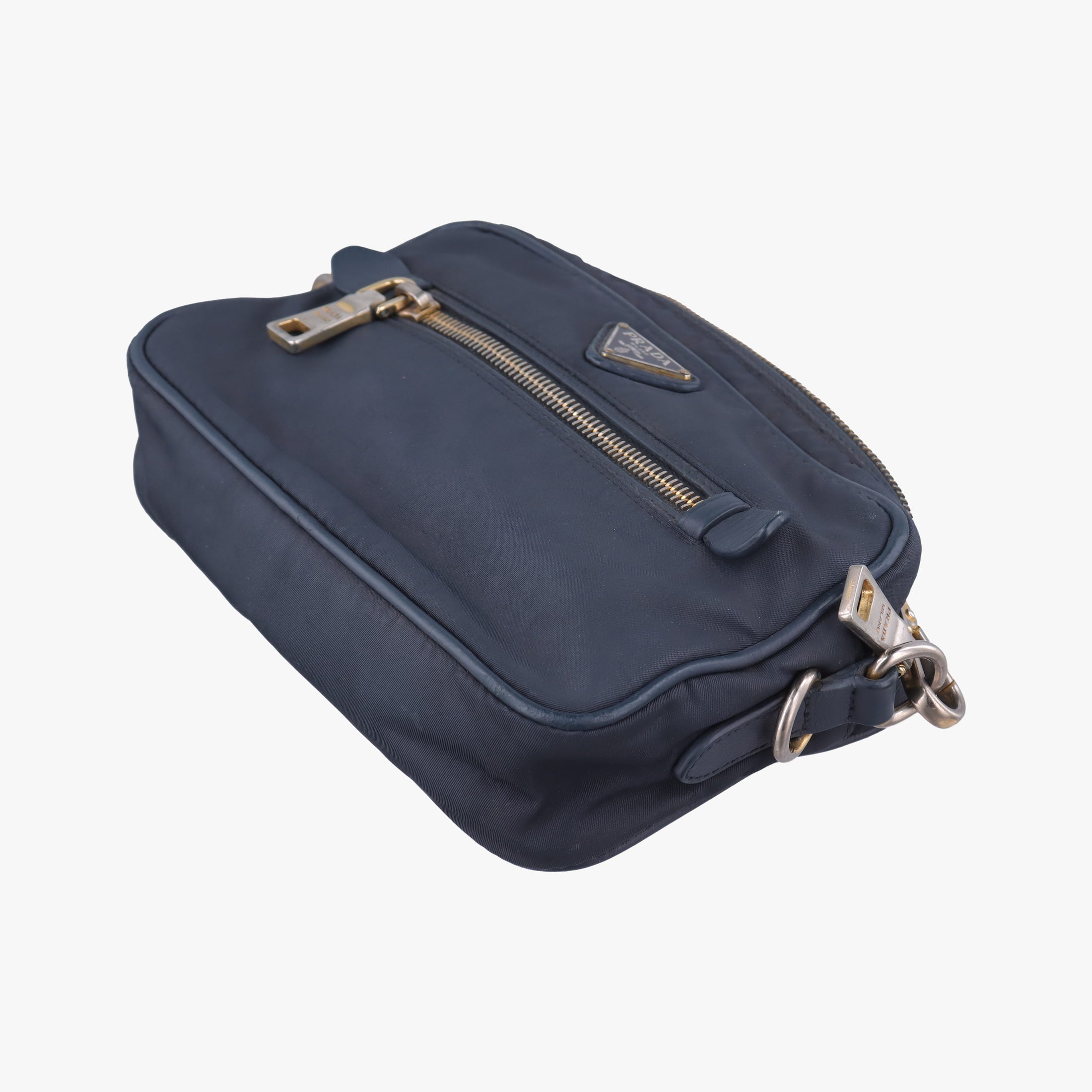 Secondhand Prada Camera bag Black nylon  shoulderbag | stylenewstar