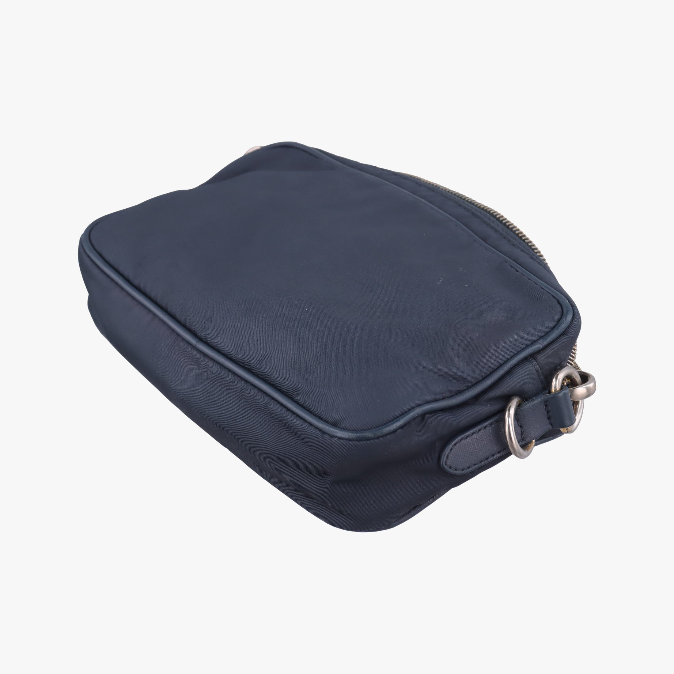 Secondhand Prada Camera bag Black nylon  shoulderbag | stylenewstar