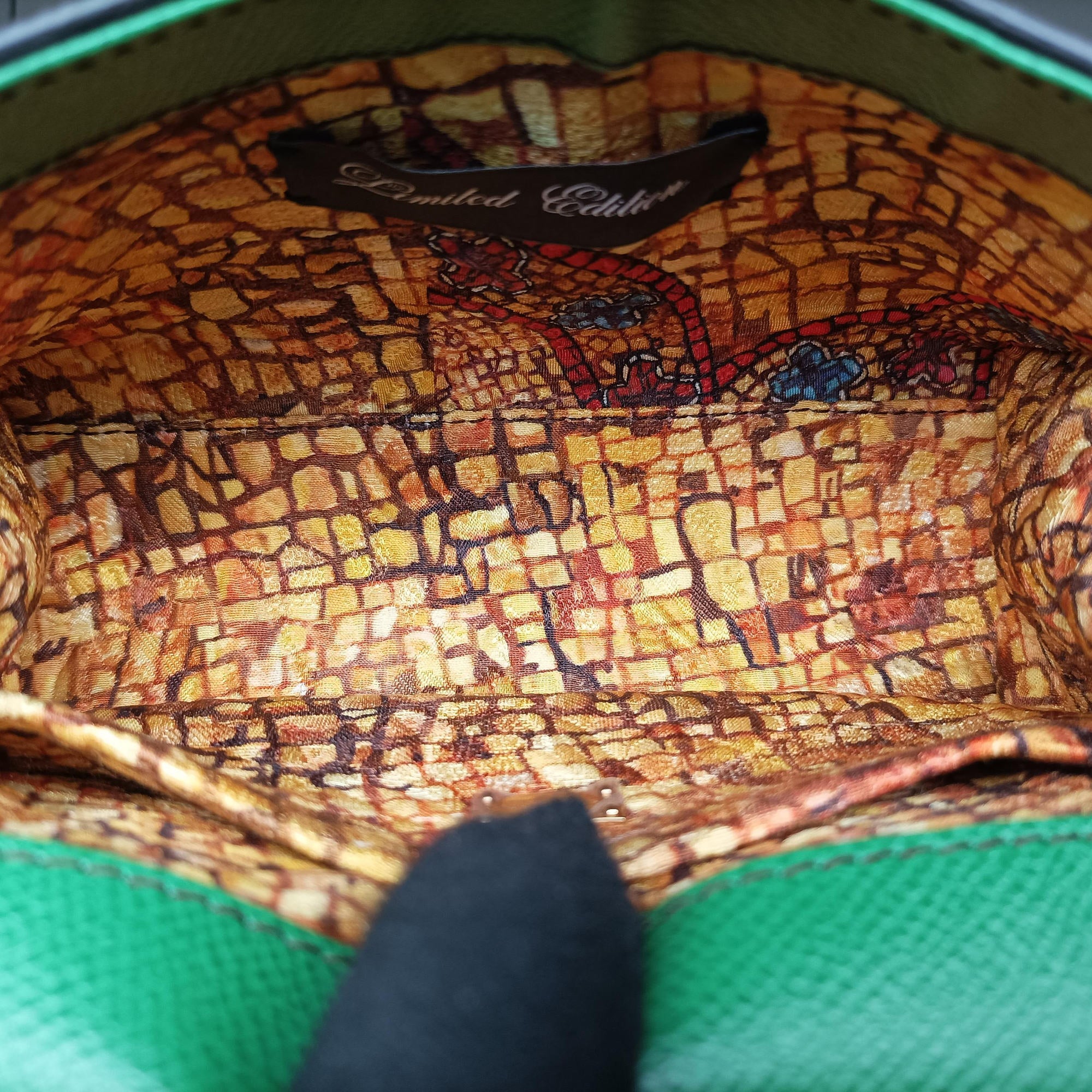 Pre-owned Dolce & Gabbana SICILY RedxGreen Leather  handbag | stylenewstar