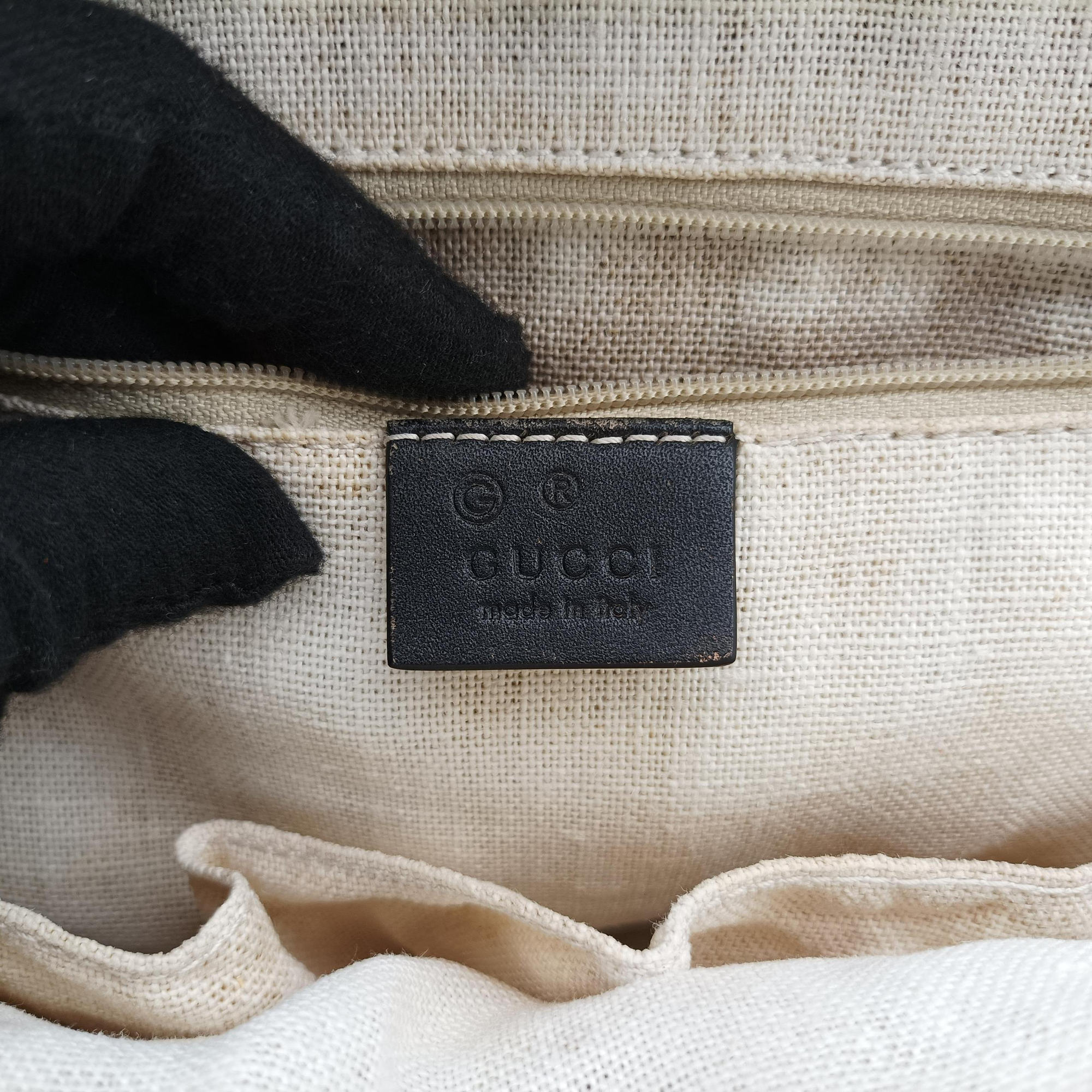 Secondhand Gucci Microguccissima Black Leather 449663 handbag | stylenewstar