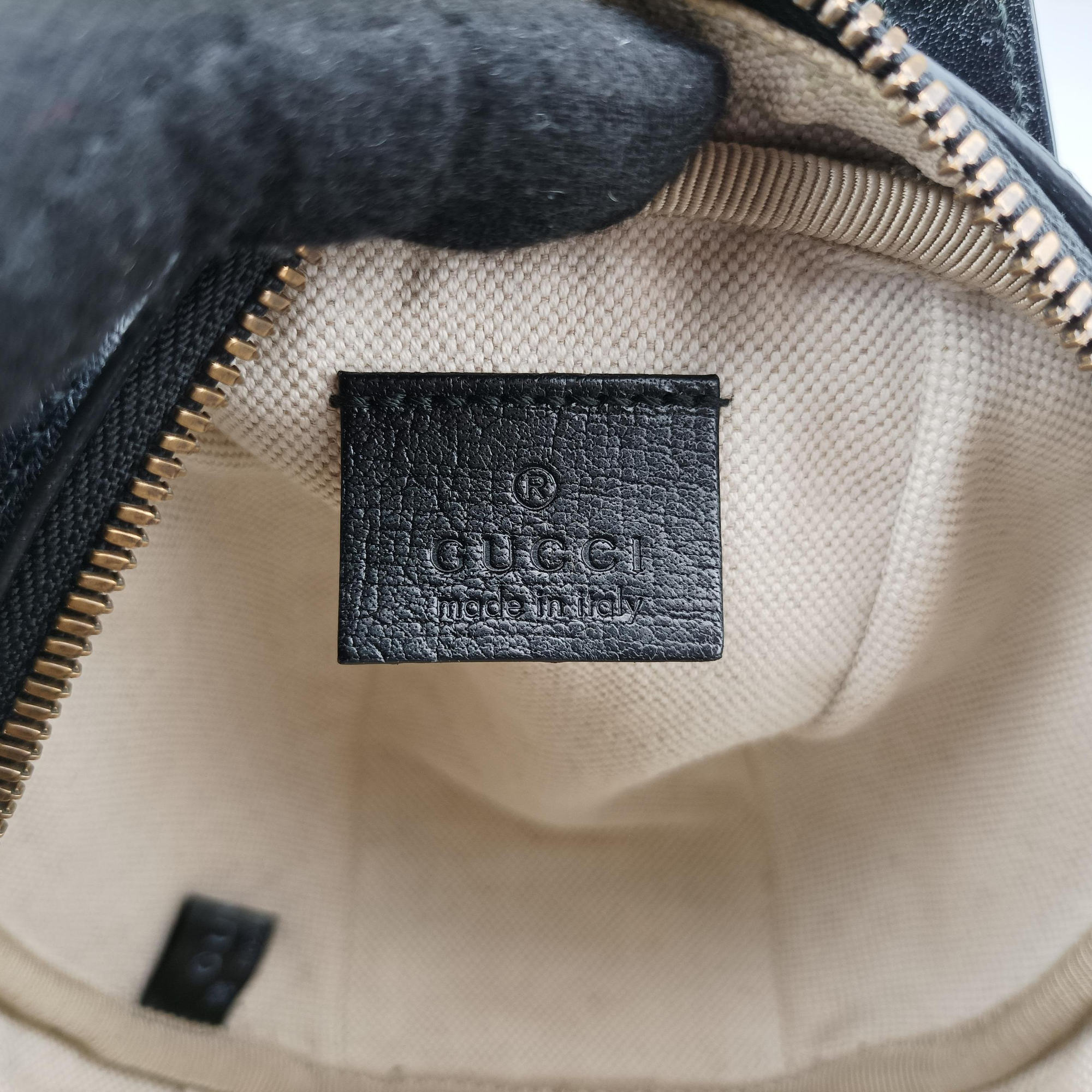 Vintage Gucci Basketball Shape Black Leather 547855 shoulderbag | stylenewstar