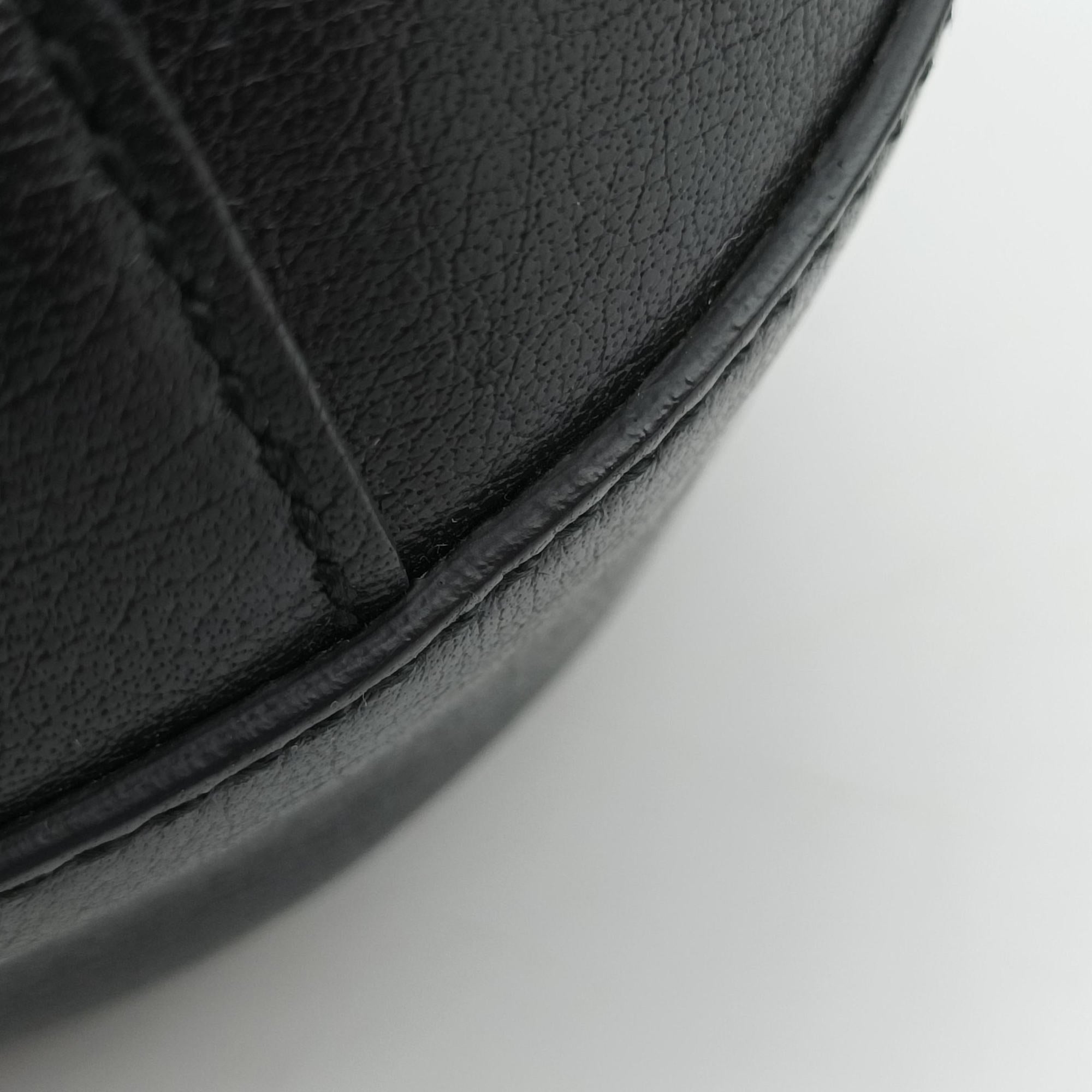 Vintage Gucci Basketball Shape Black Leather 547855 shoulderbag | stylenewstar